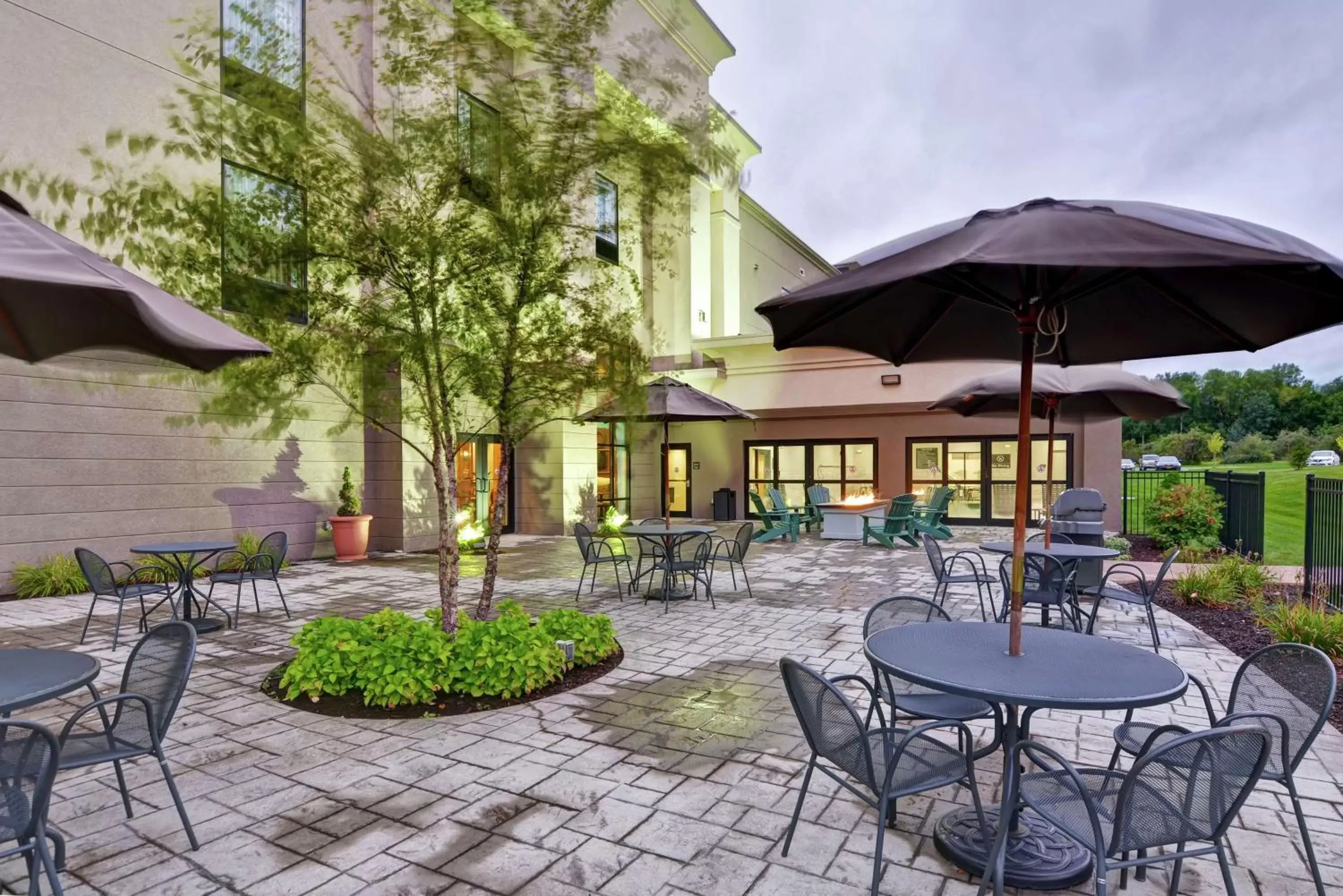 Patio in Hampton Inn and Suites New Hartford/Utica