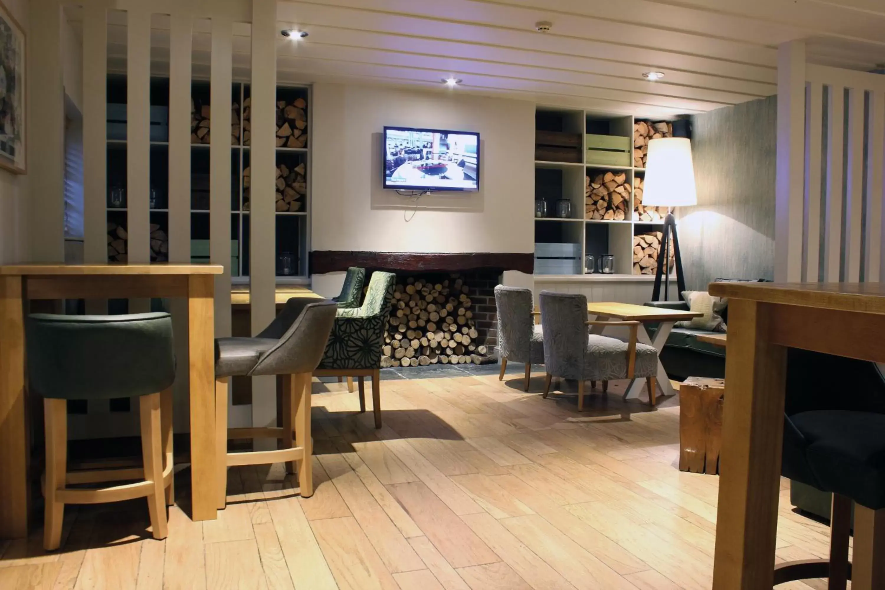 Lounge or bar, Lounge/Bar in Lodge at Bristol