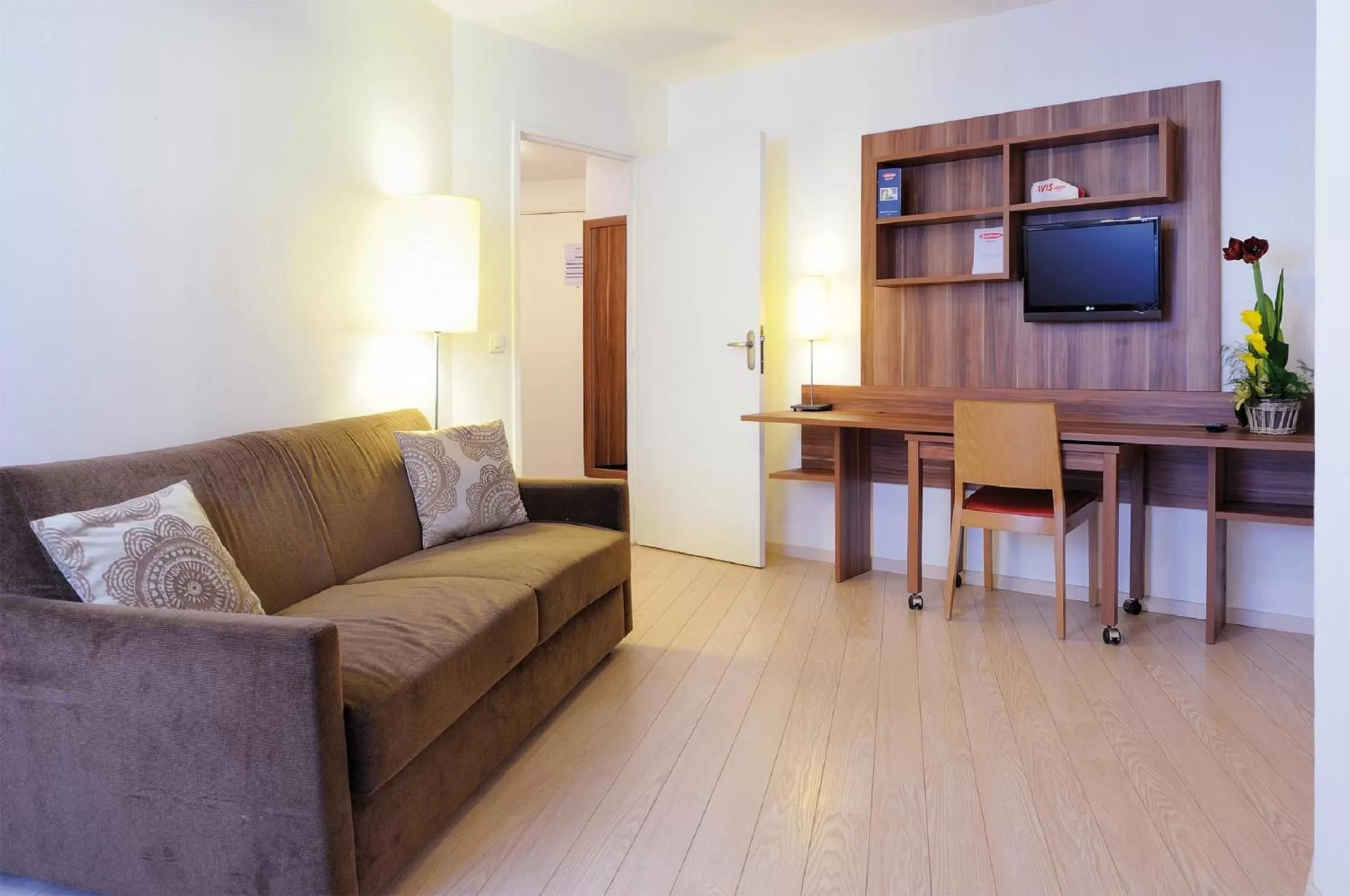 Living room in Residhome Paris Saclay " Bures sur Yvette "