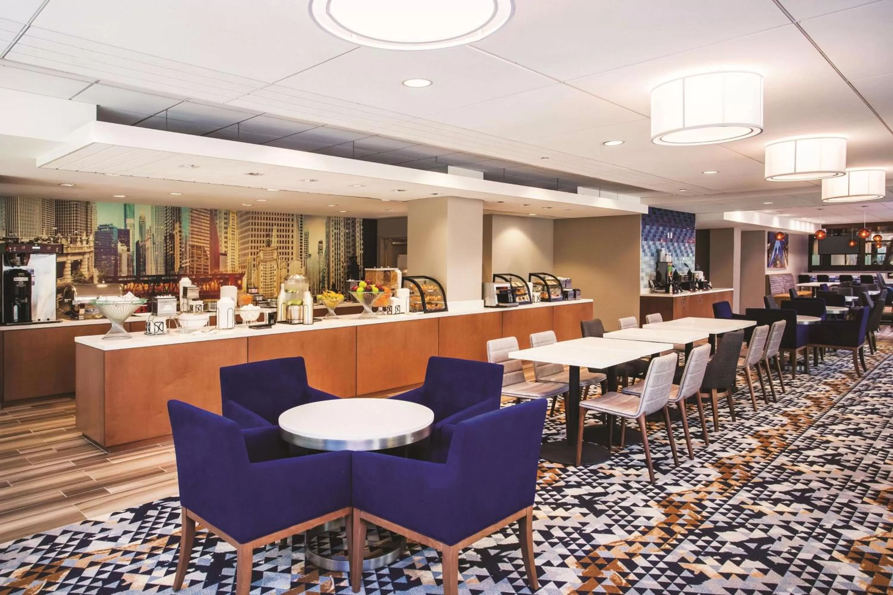 Restaurant/places to eat in La Quinta by Wyndham Chicago Downtown