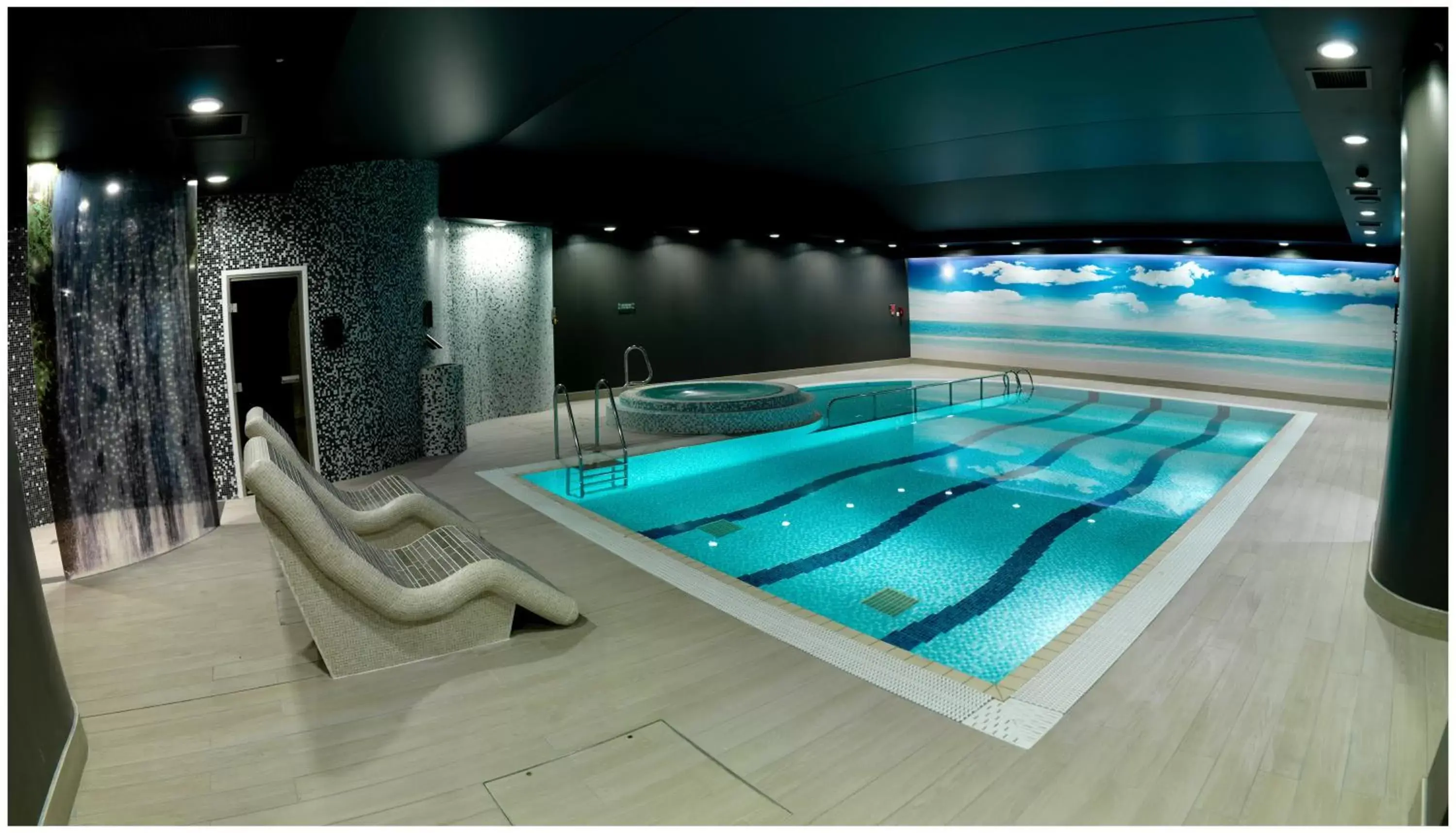 Spa and wellness centre/facilities, Swimming Pool in Crowne Plaza Nottingham, an IHG Hotel