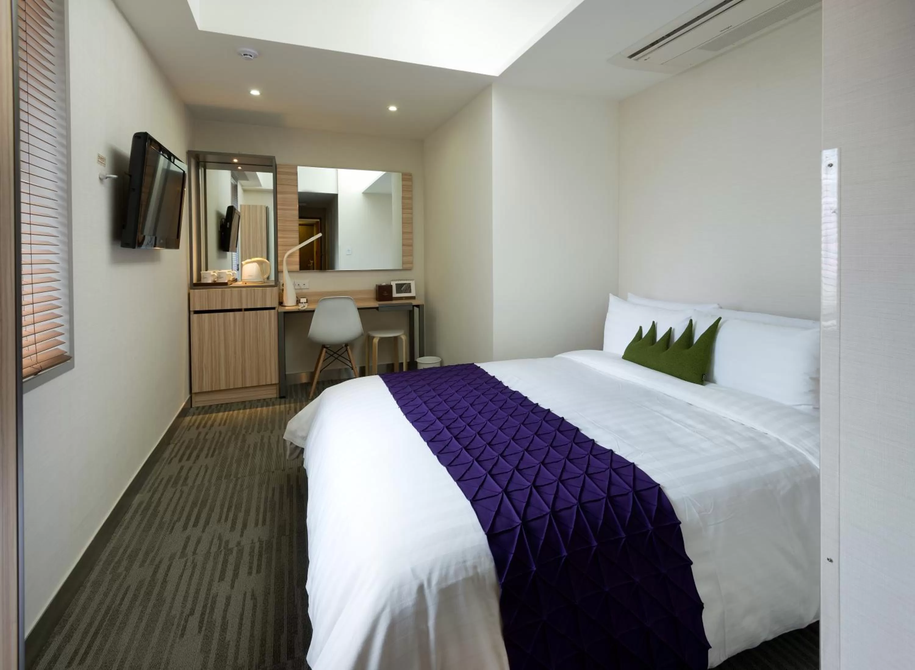 Bed in Metro Hotel Myeongdong