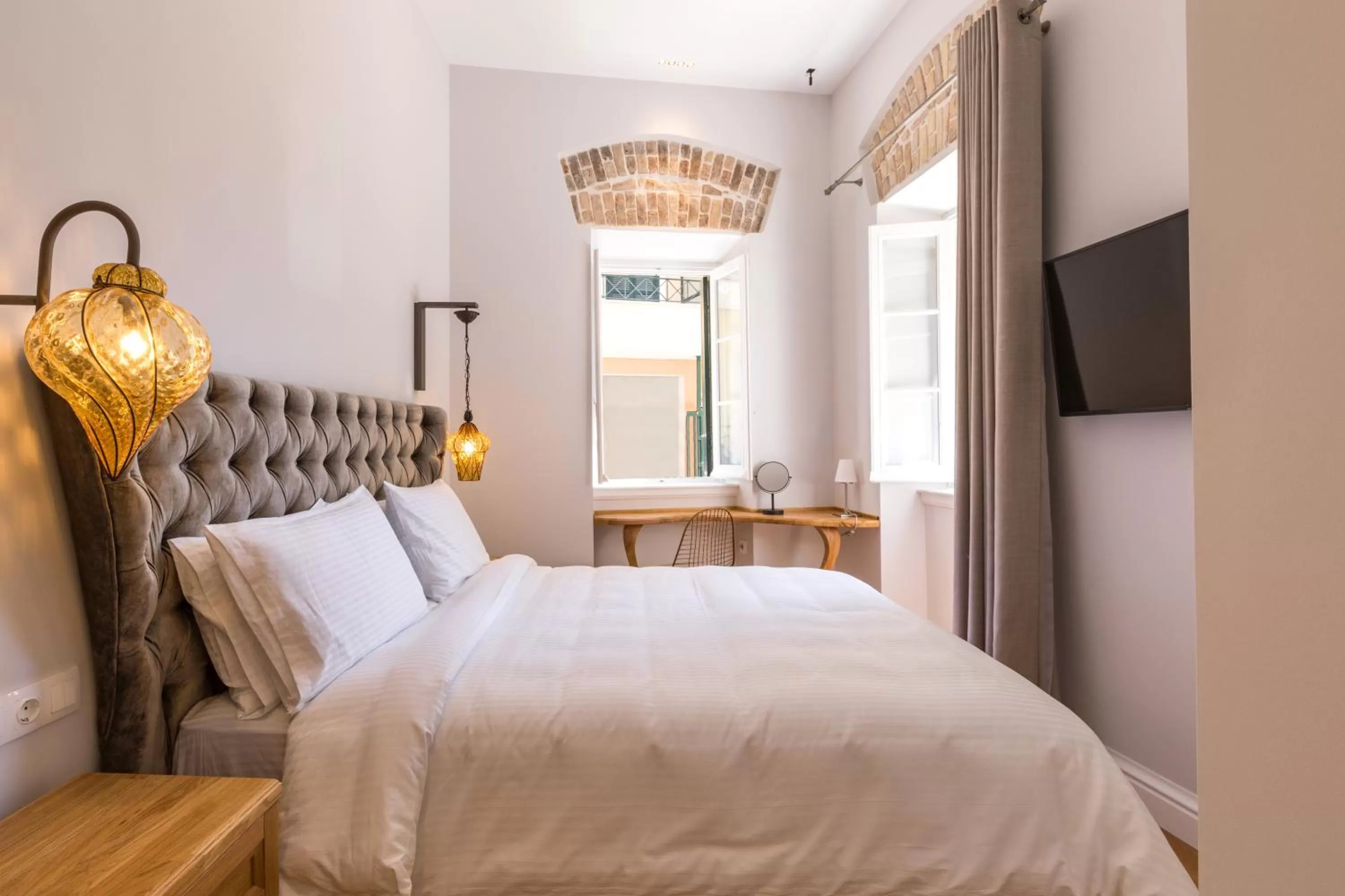 Bed in Acanthus blue