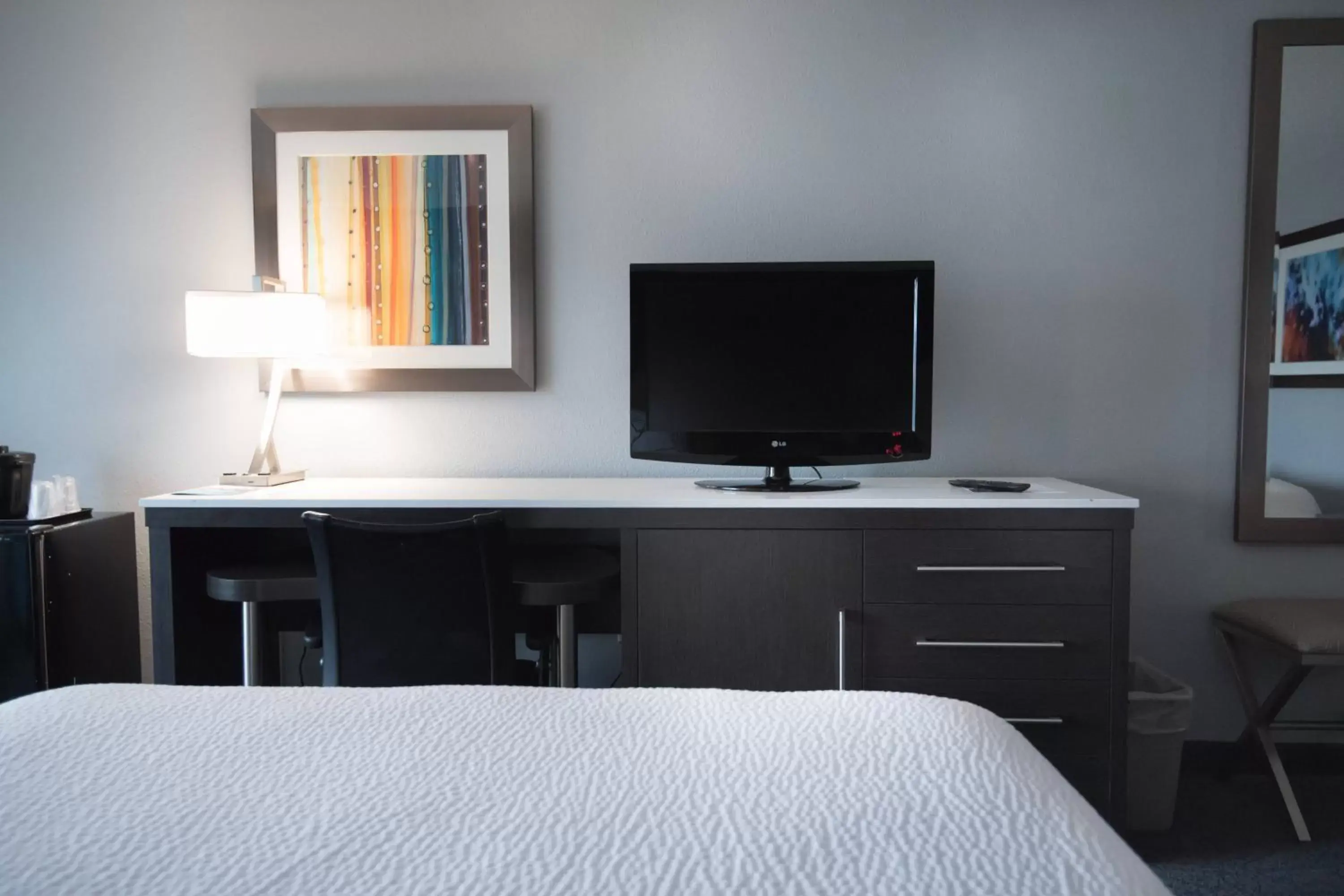 Photo of the whole room, TV/Entertainment Center in Fairfield Inn & Suites Atlanta Airport North