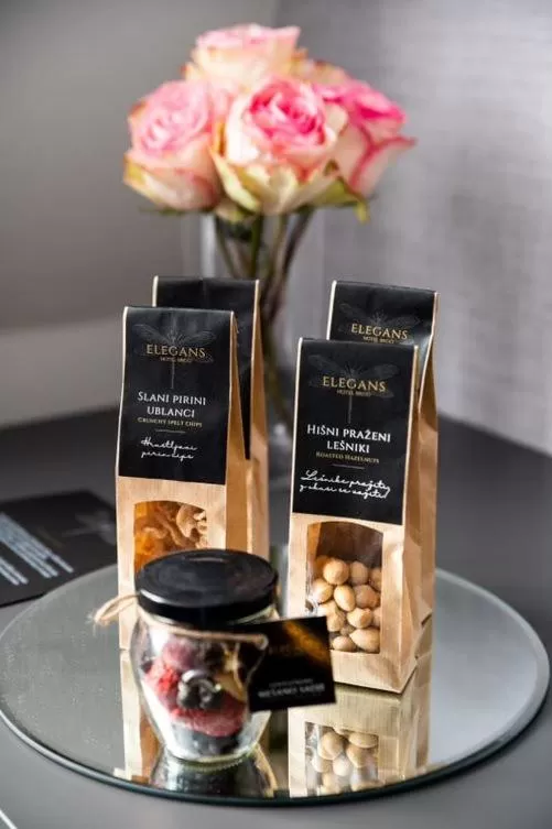 oven in Elegans Hotel Brdo