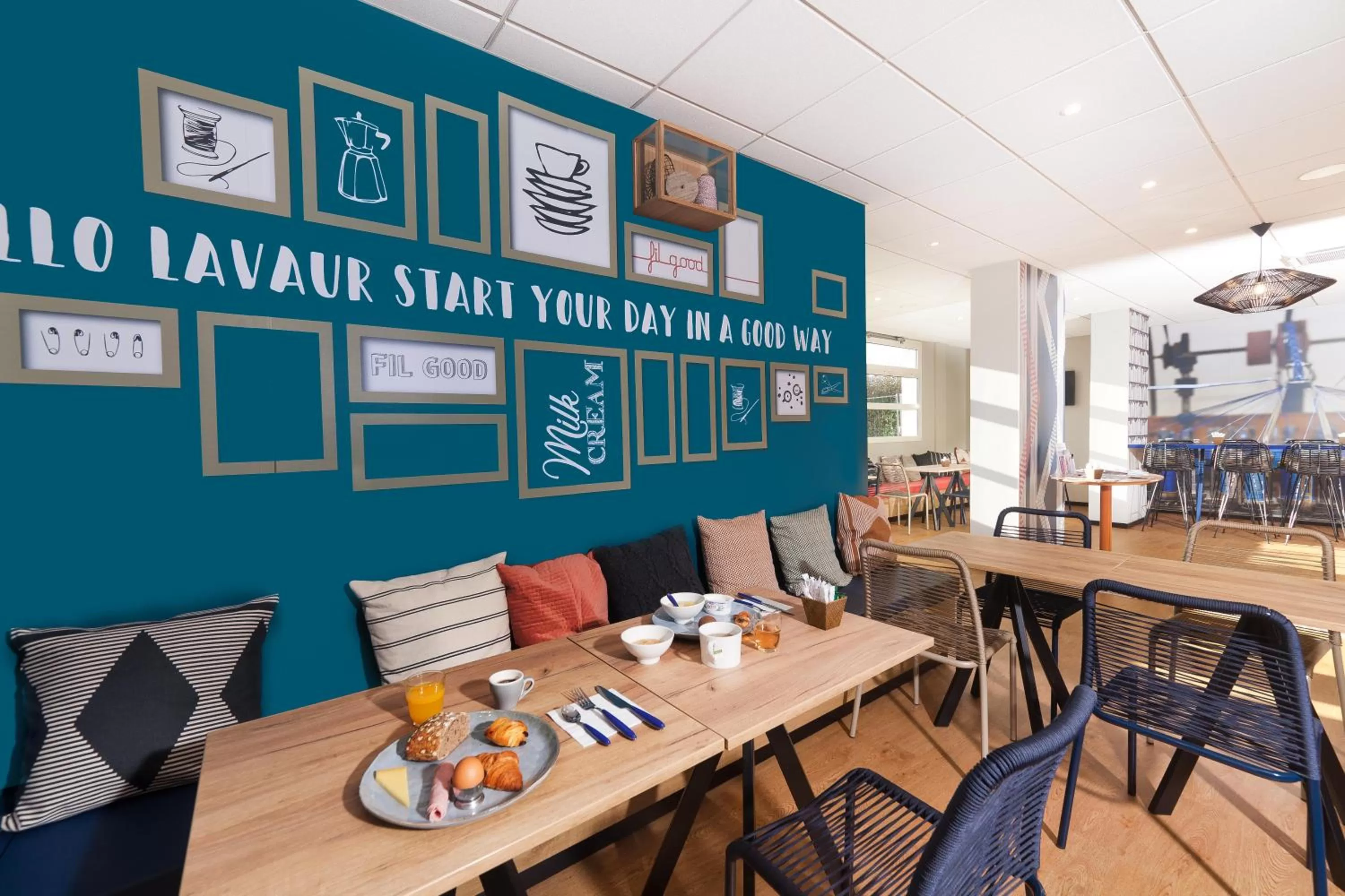 Dining area in ibis Styles Toulouse Lavaur