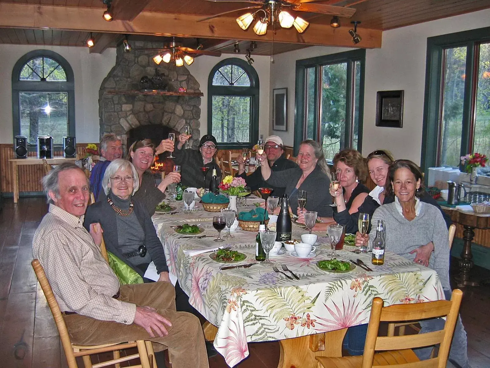 group of guests, Restaurant/Places to Eat in Trails End Inn
