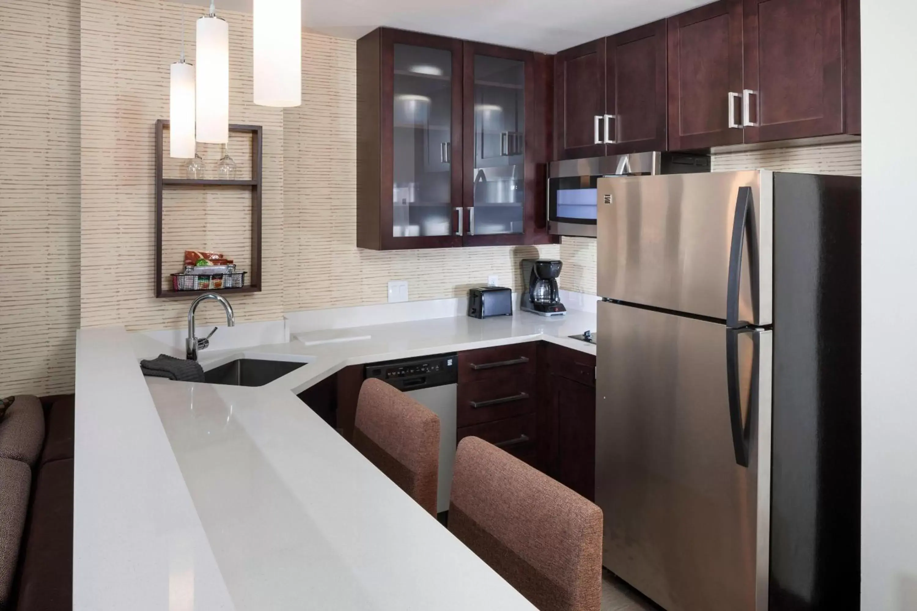 Bedroom, Kitchen/Kitchenette in Residence Inn by Marriott Clearwater Beach