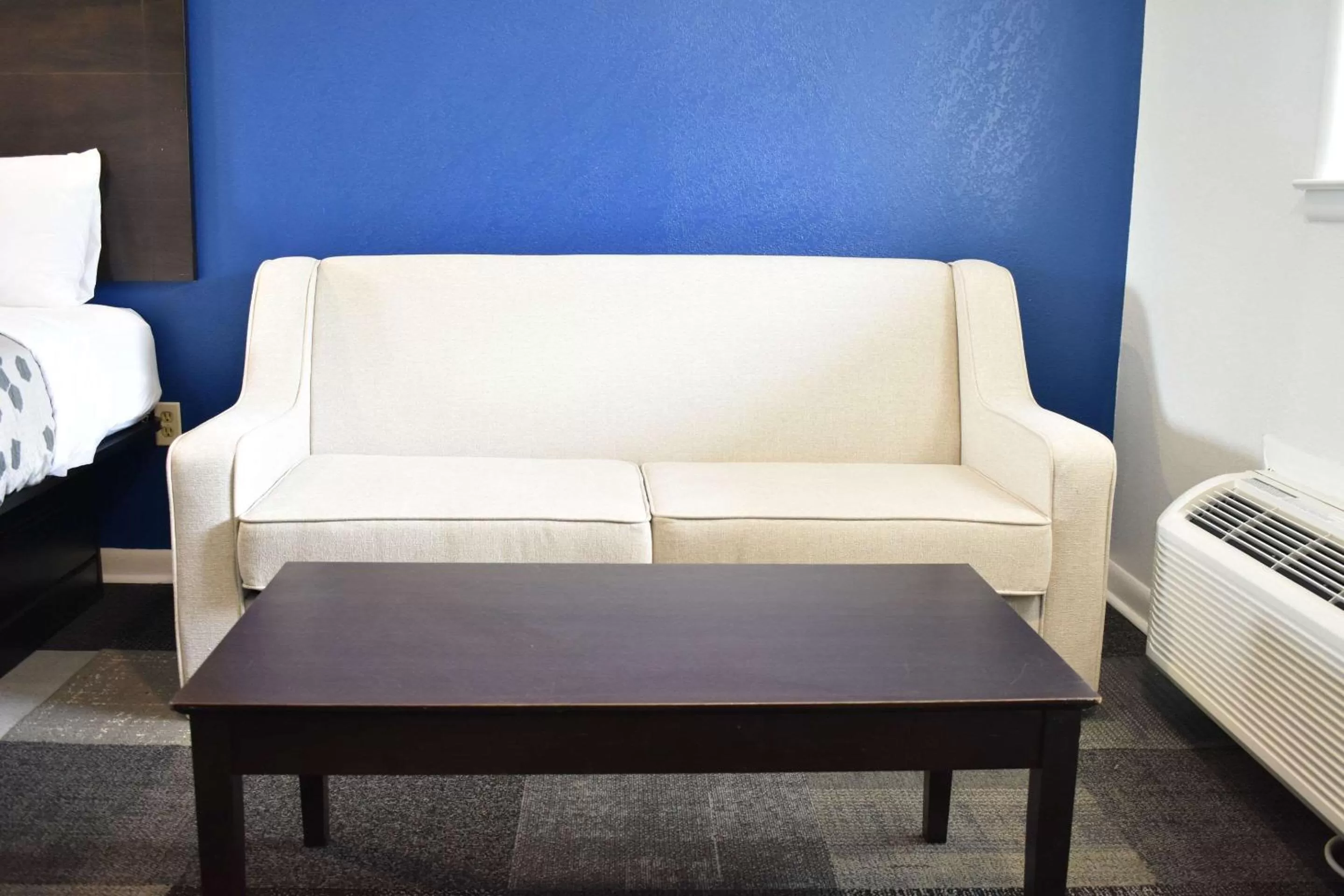 Bedroom in Rodeway Inn Swainsboro