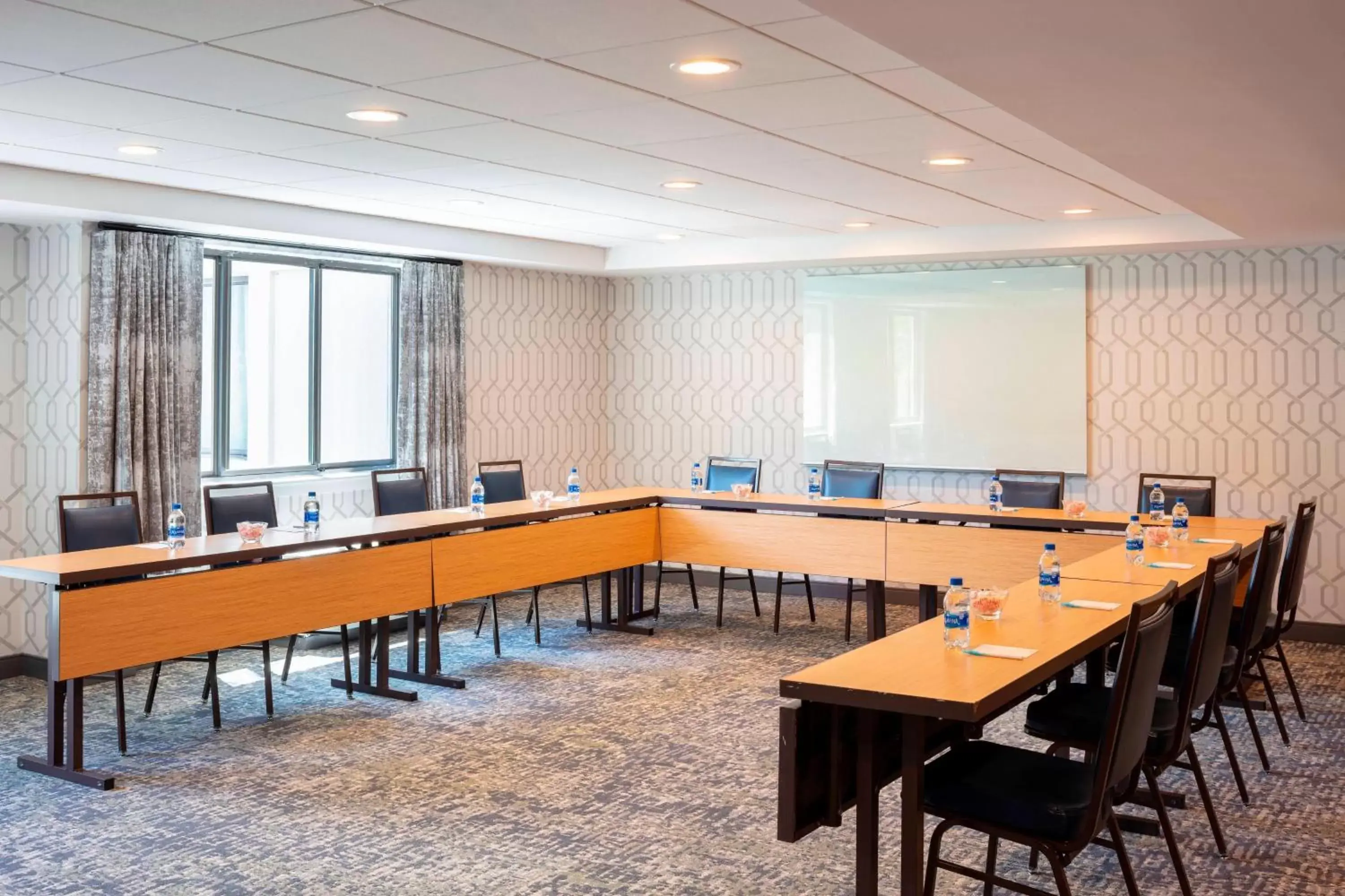 Meeting/conference room in Fairfield Inn & Suites by Marriott Providence Airport Warwick