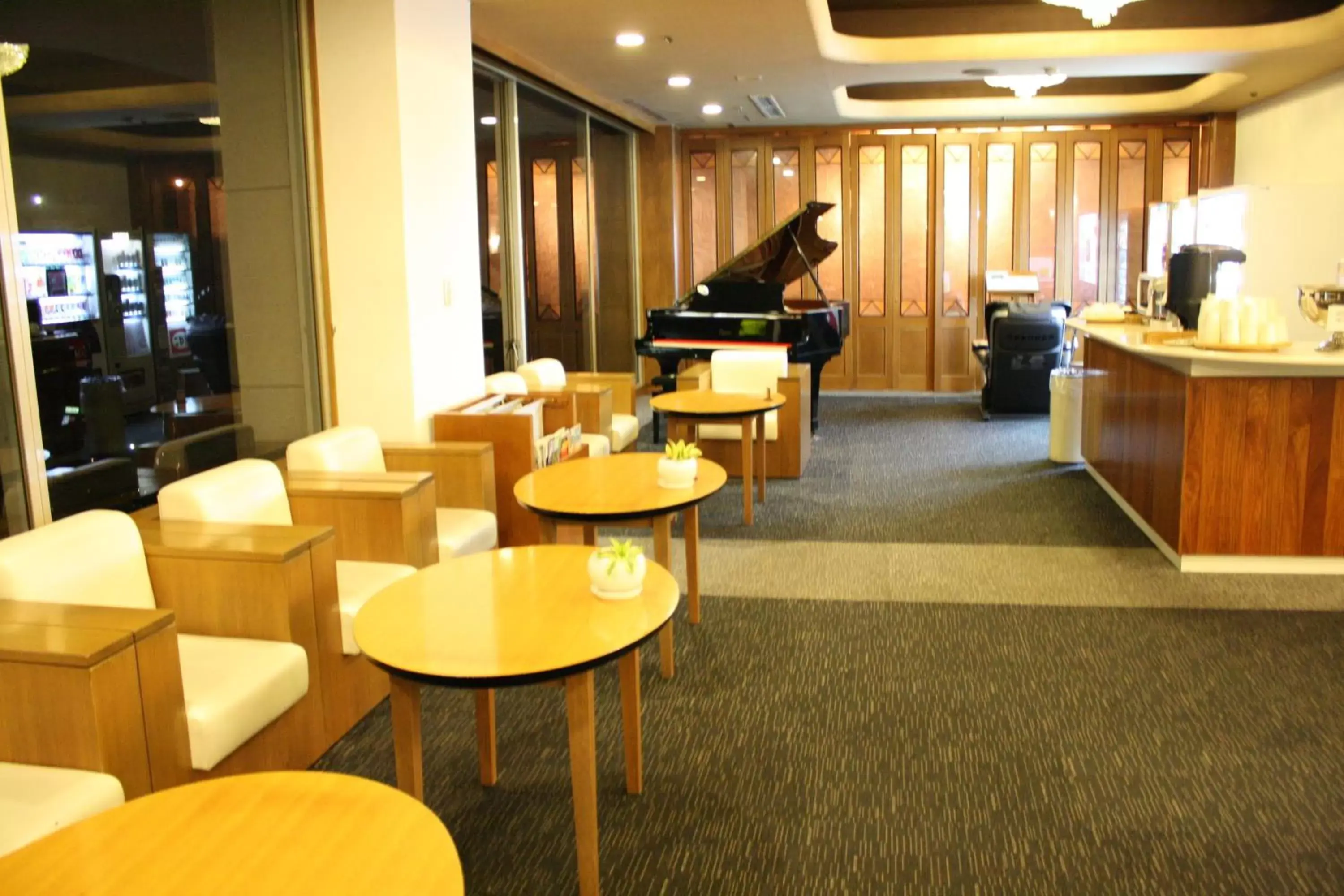 Lobby or reception, Lounge/Bar in Sunsky Hotel