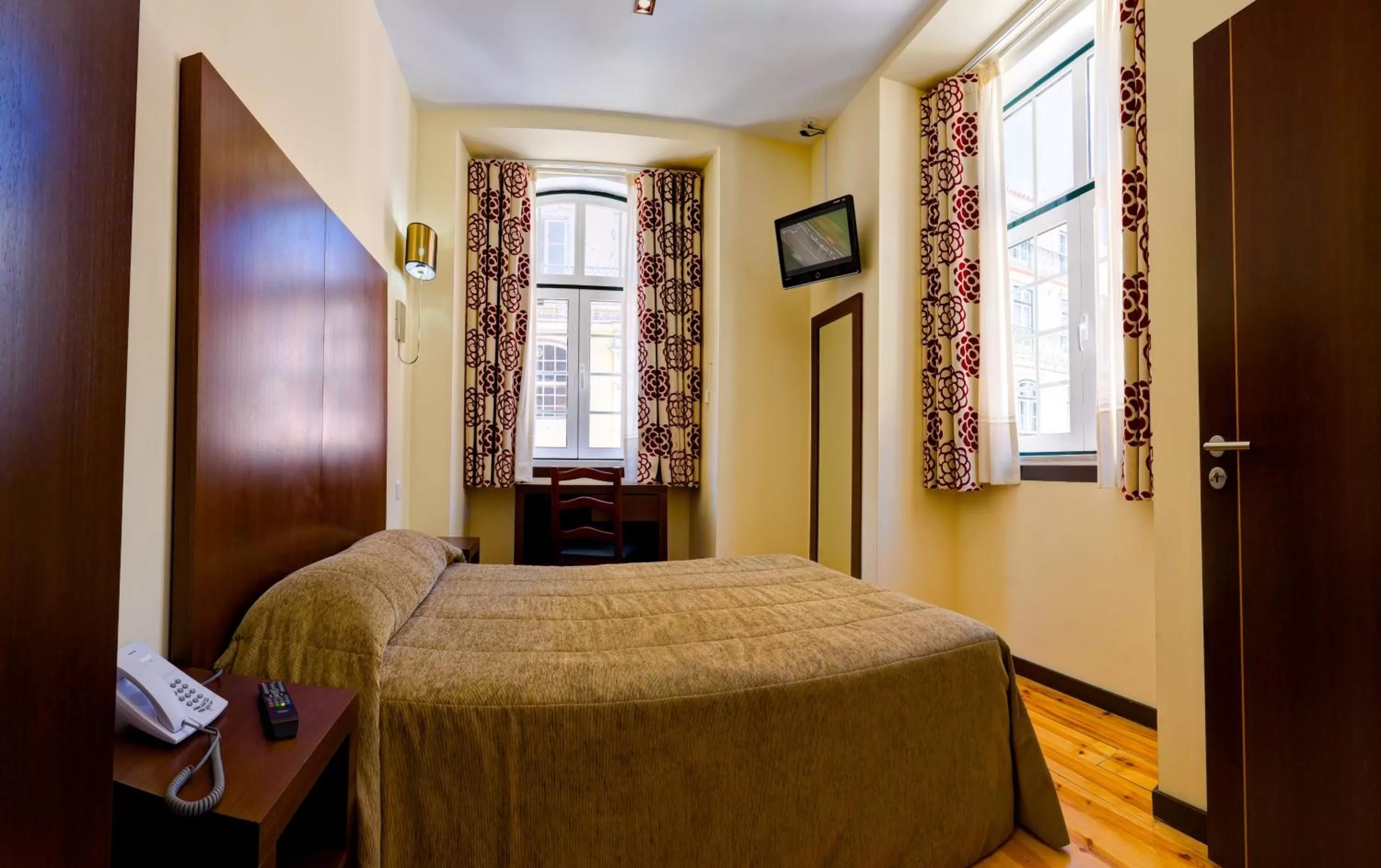 Photo of the whole room, Bed in Hotel Duas Nações