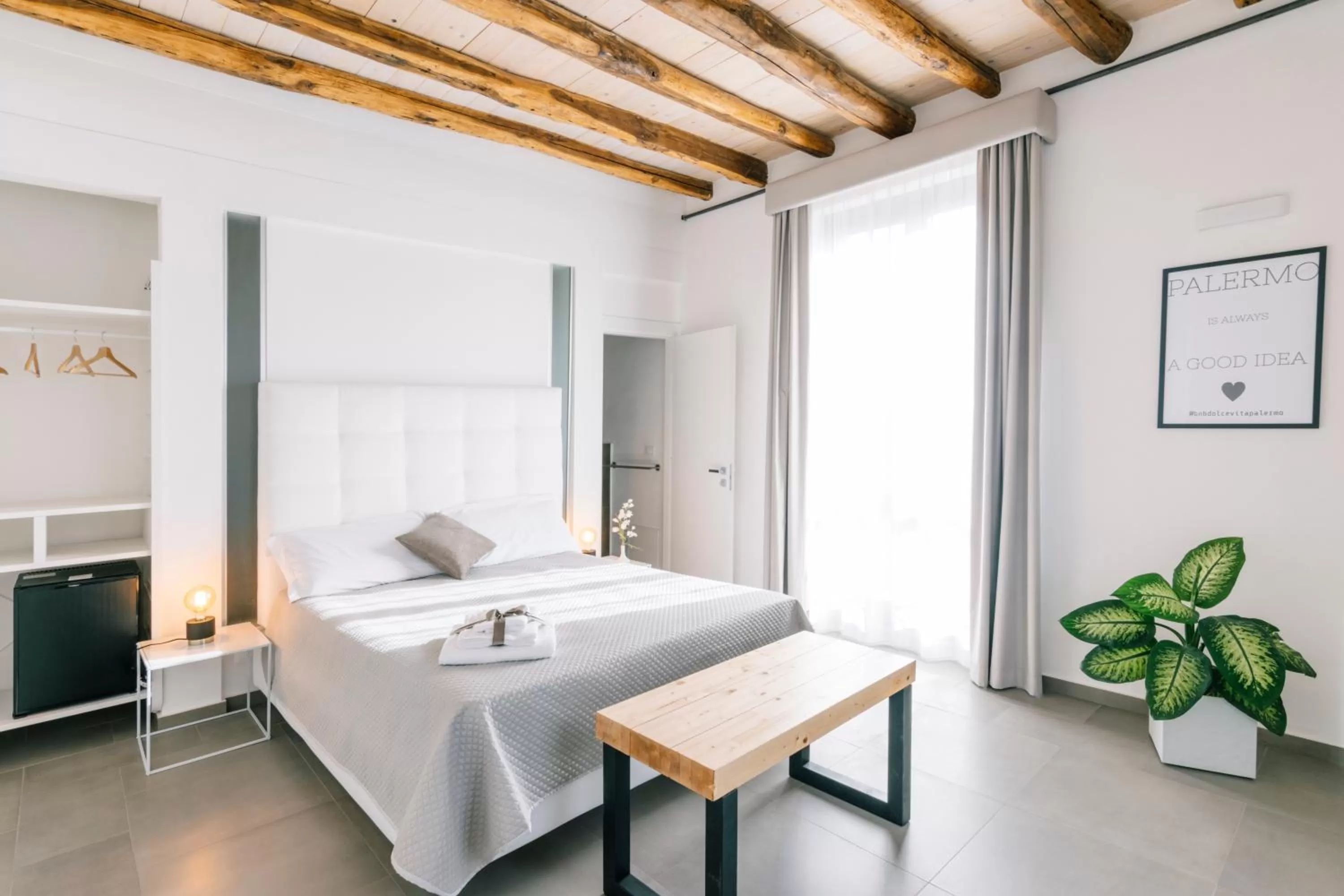 Photo of the whole room, Bed in Boutique BnB Dolcevita