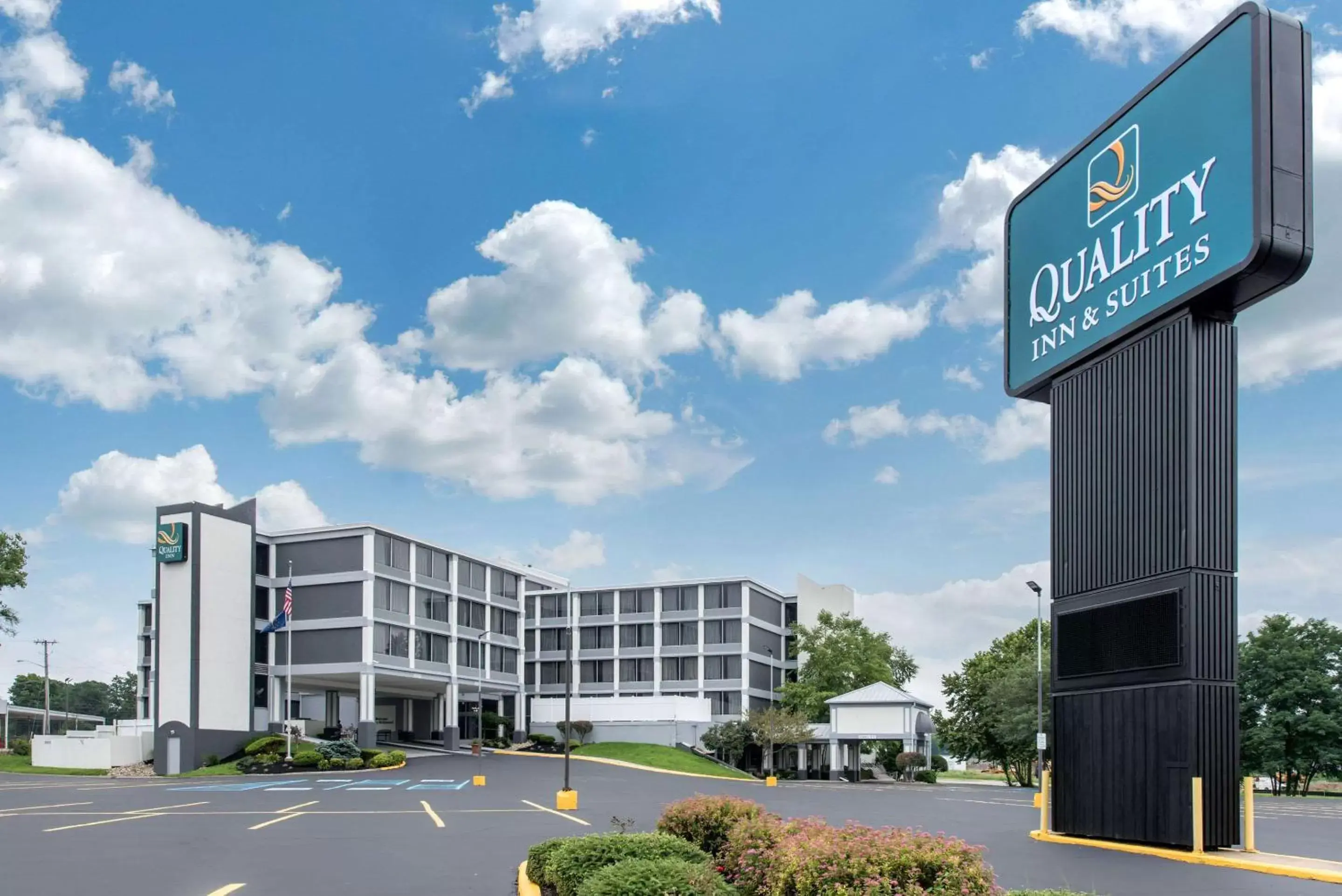 Property Building in Quality Inn and Conference Center Richmond