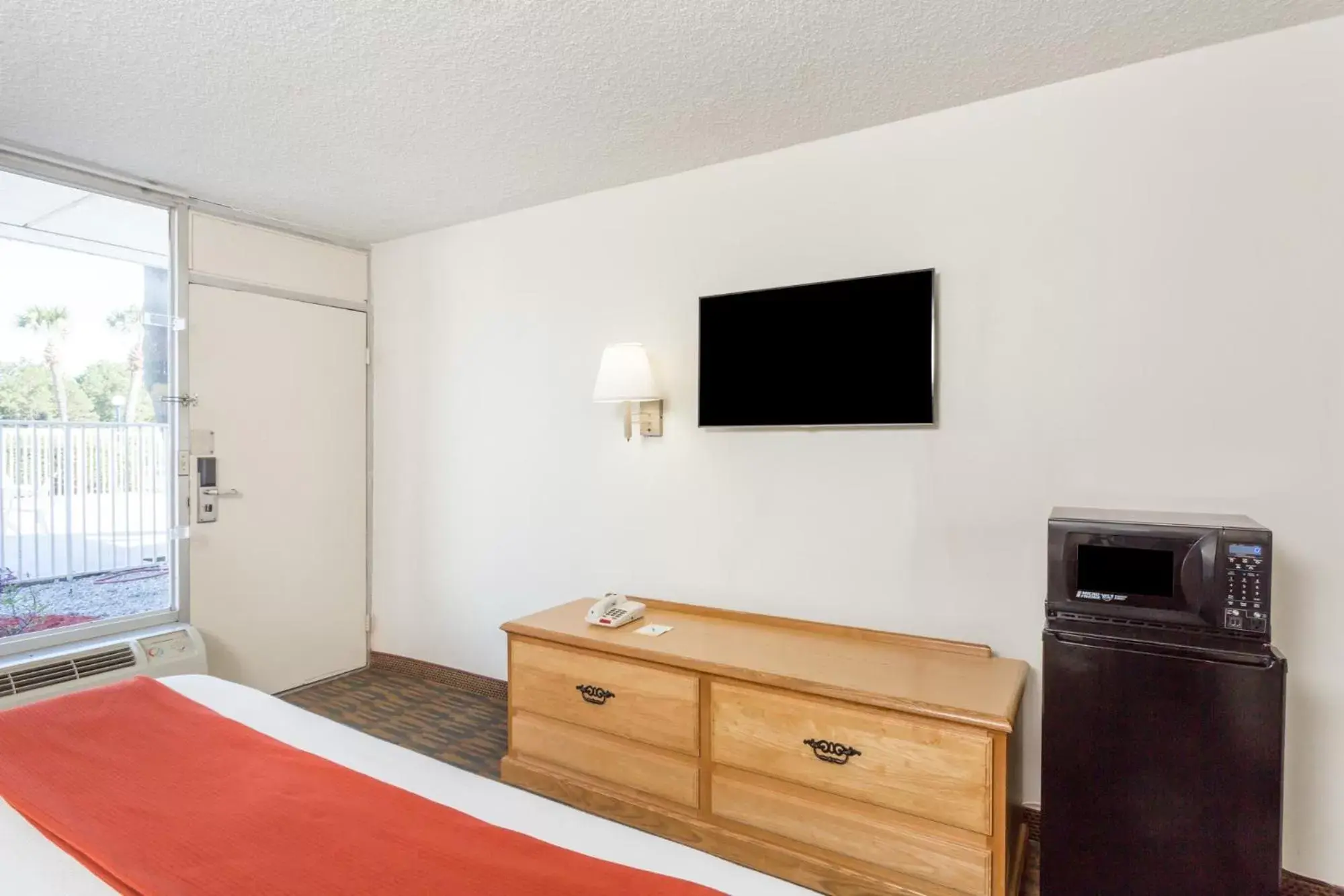 TV and multimedia, TV/Entertainment Center in Days Inn by Wyndham Adel
