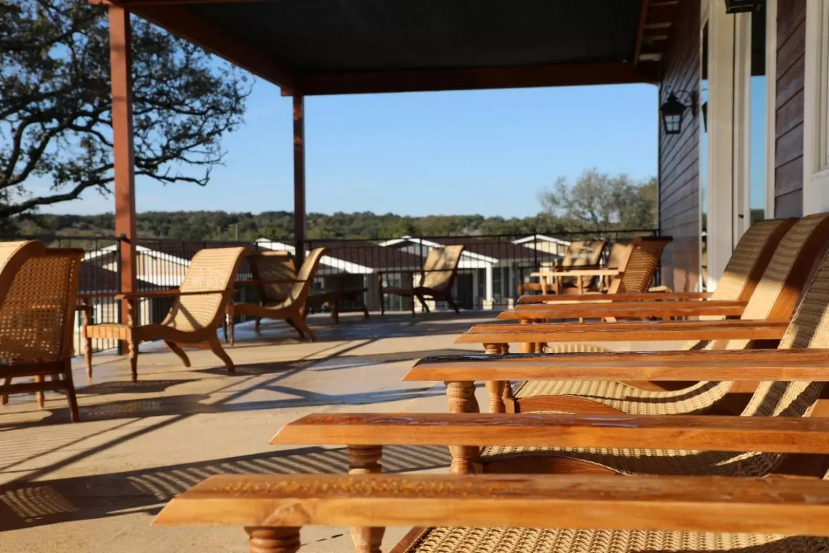 Balcony/Terrace, Restaurant/Places to Eat in Carter Creek Winery Resort & Spa