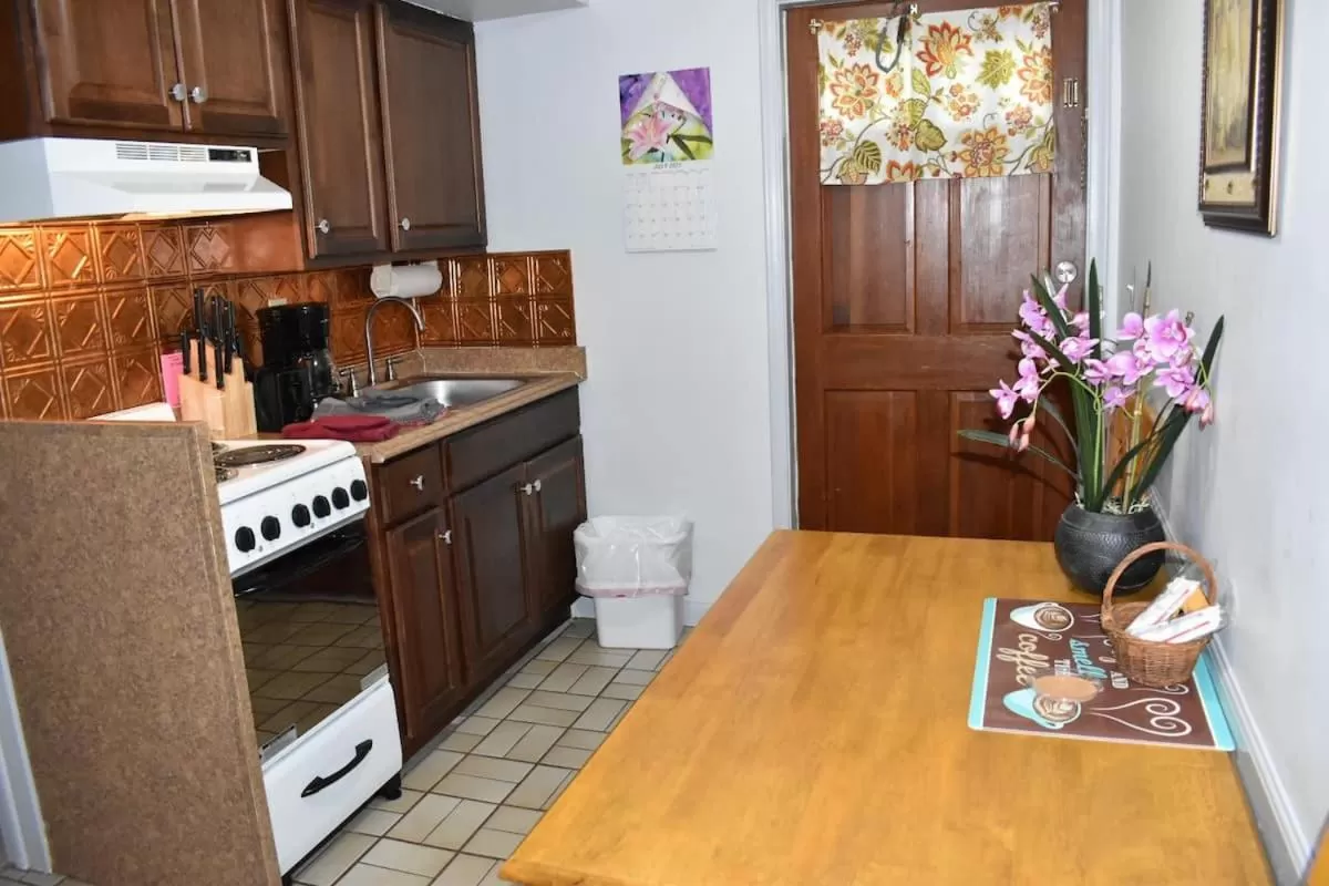 Kitchen or kitchenette in OCEANS 735 of DEERFIELD BEACH