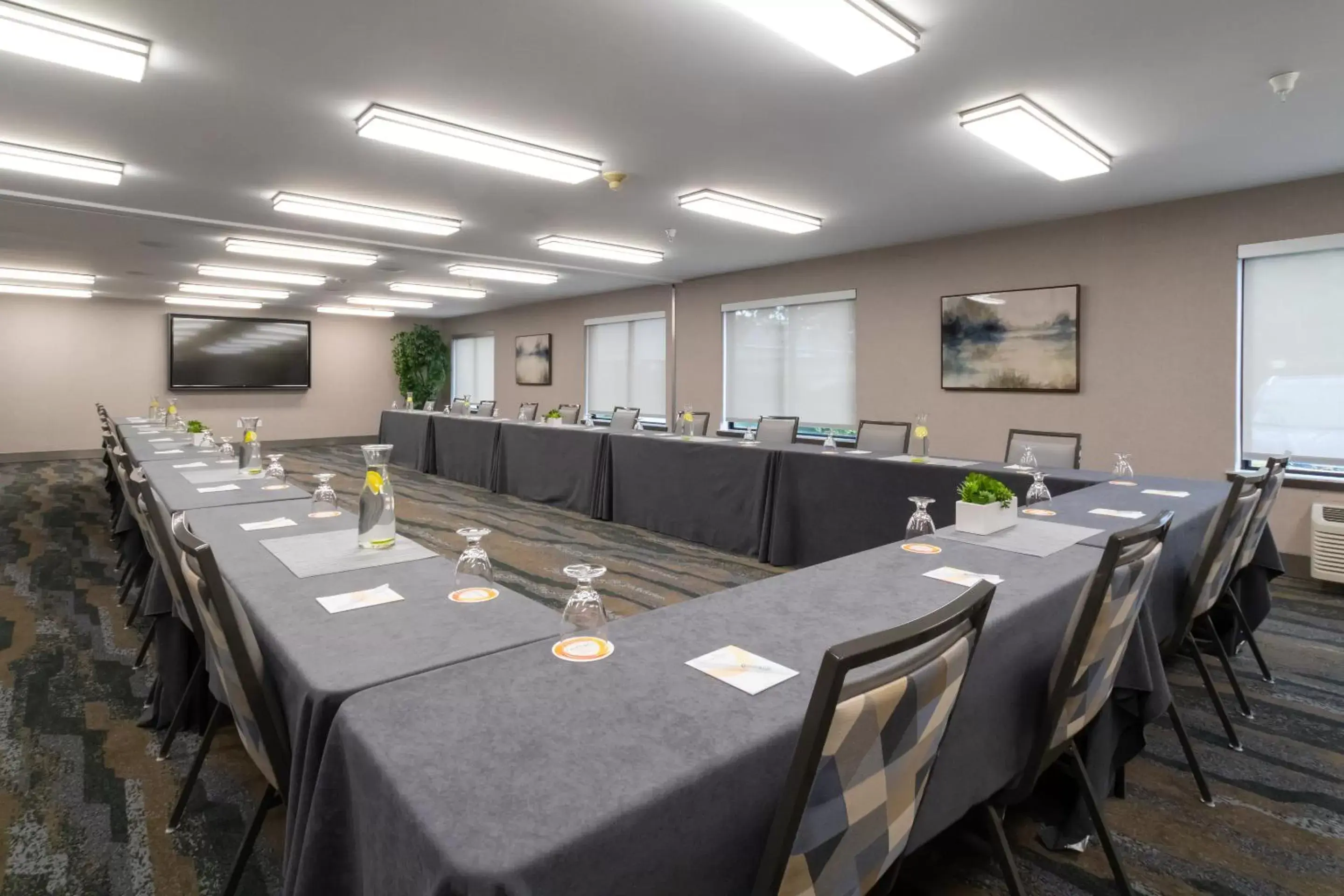 Meeting/conference room in Oxford Suites Portland - Jantzen Beach