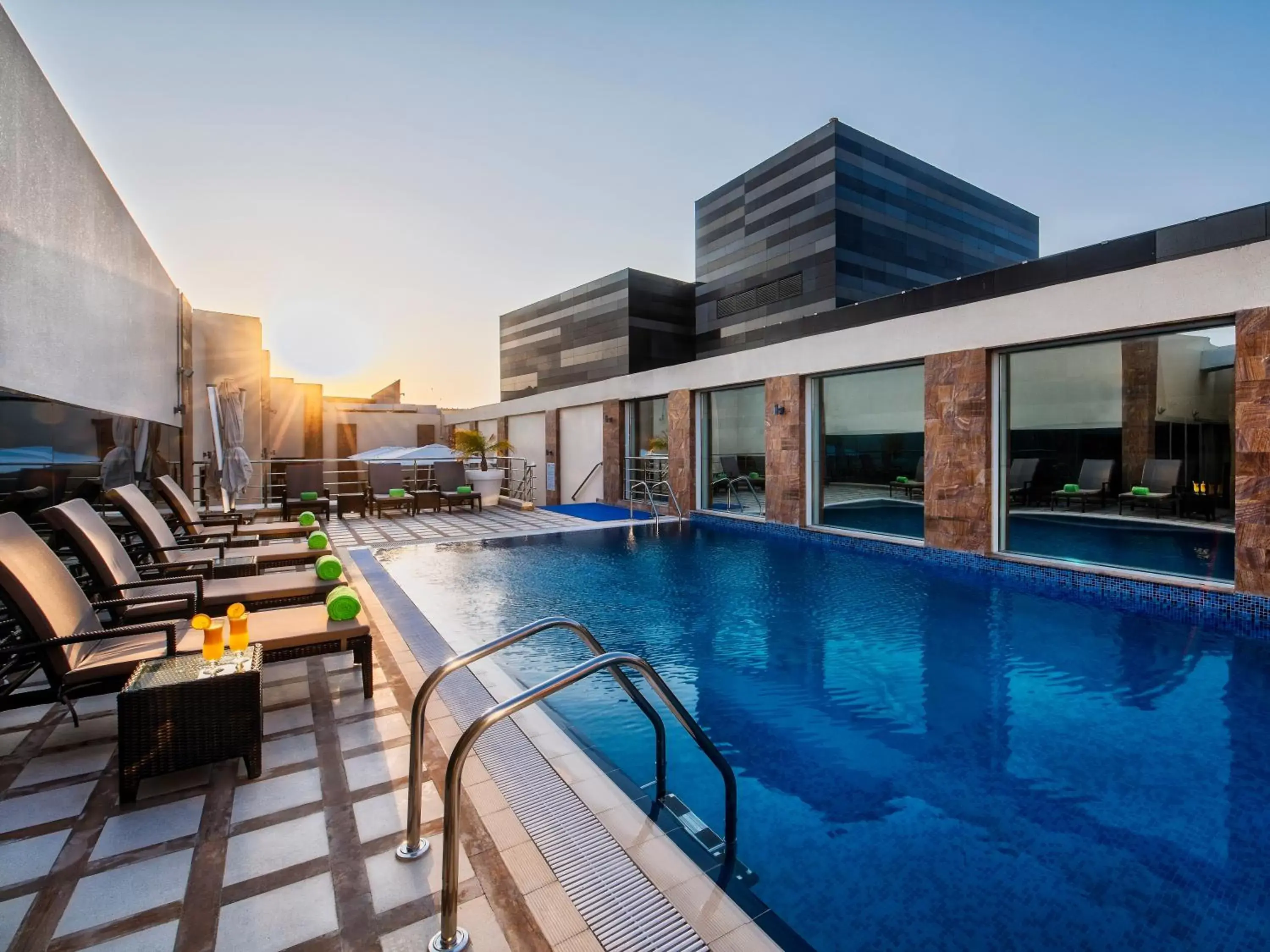 Swimming Pool in Golden Tulip Doha Hotel