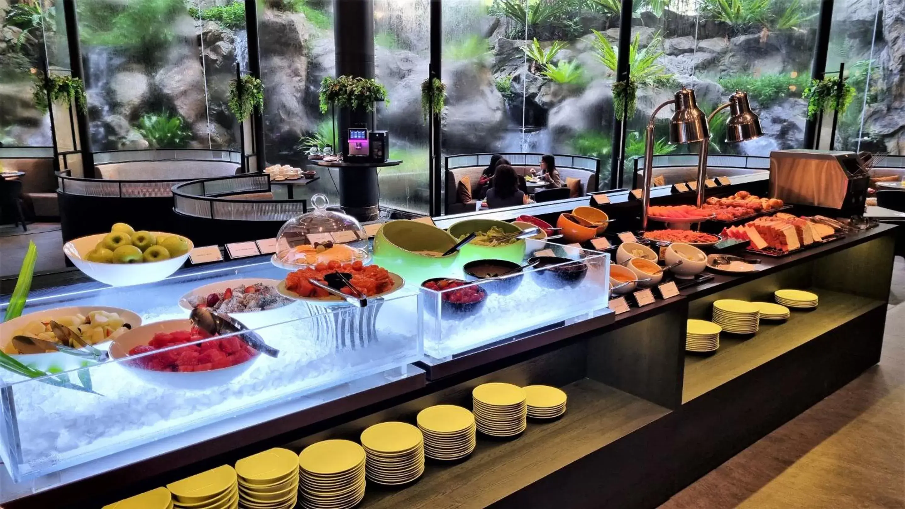 Buffet breakfast in Vibe Hotel Singapore Orchard
