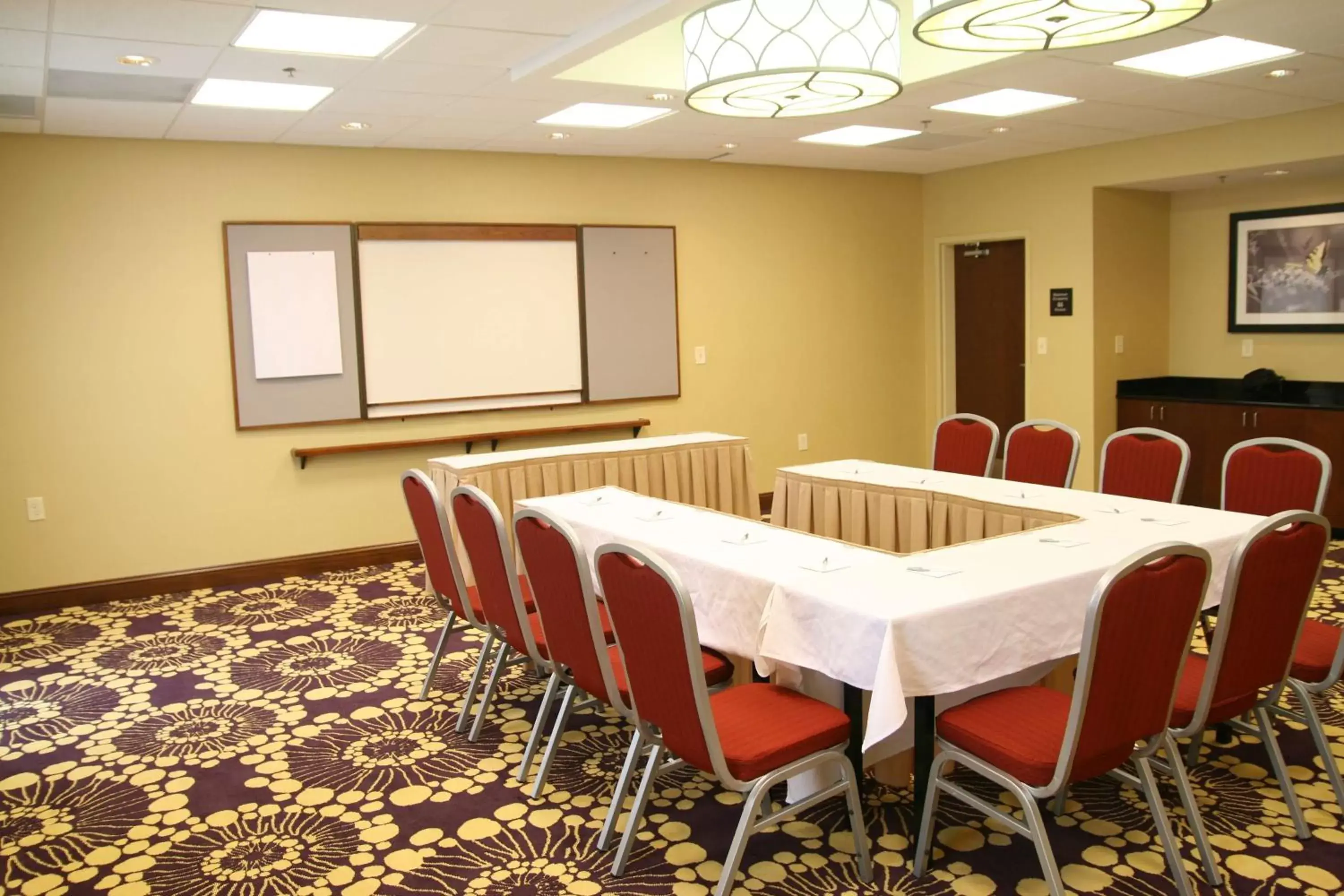 Meeting/conference room in Hampton Inn Richmond - Airport