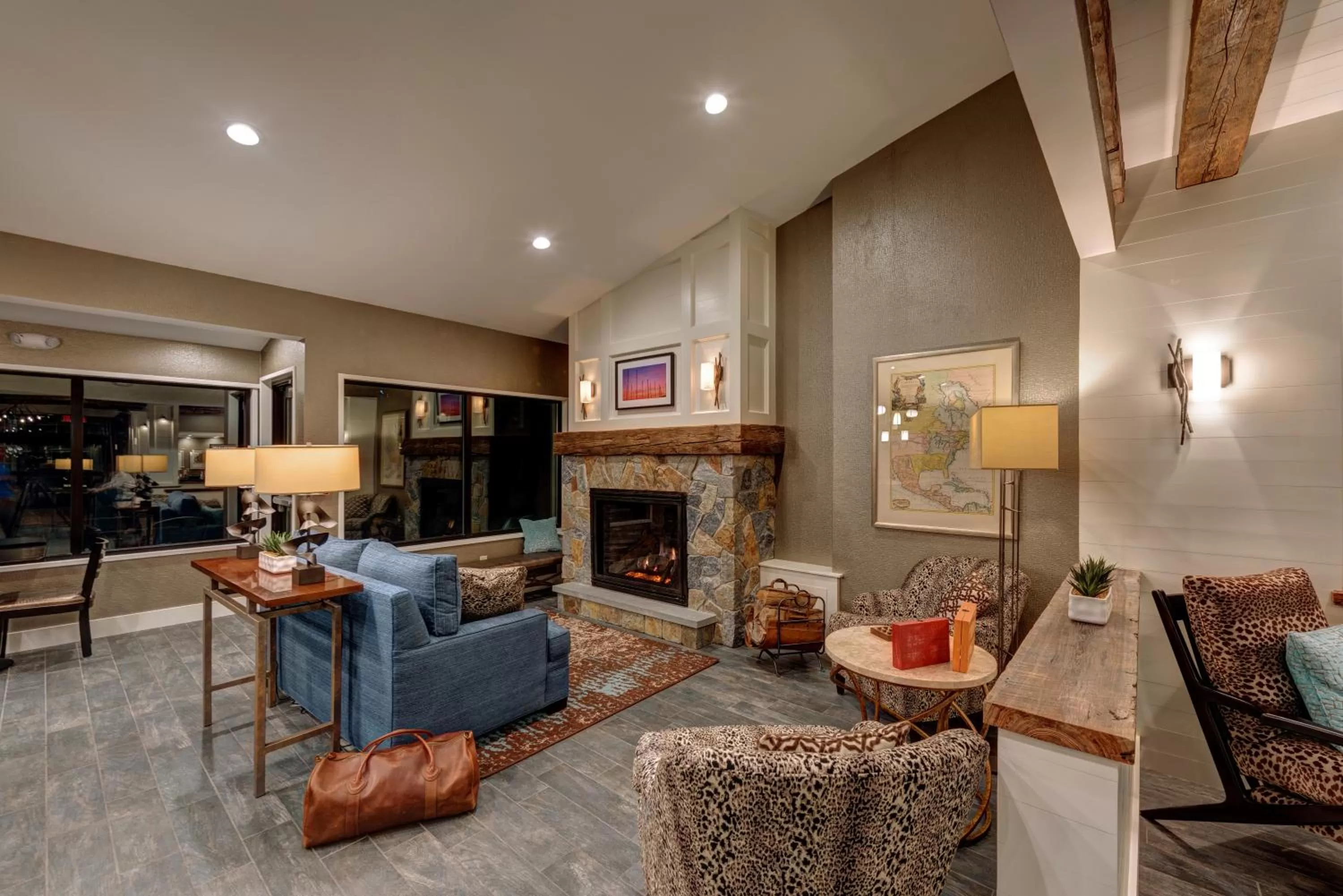 Communal lounge/ TV room in Garrison Hotel & Suites Dover-Portsmouth, an Ascend Collection Hotel