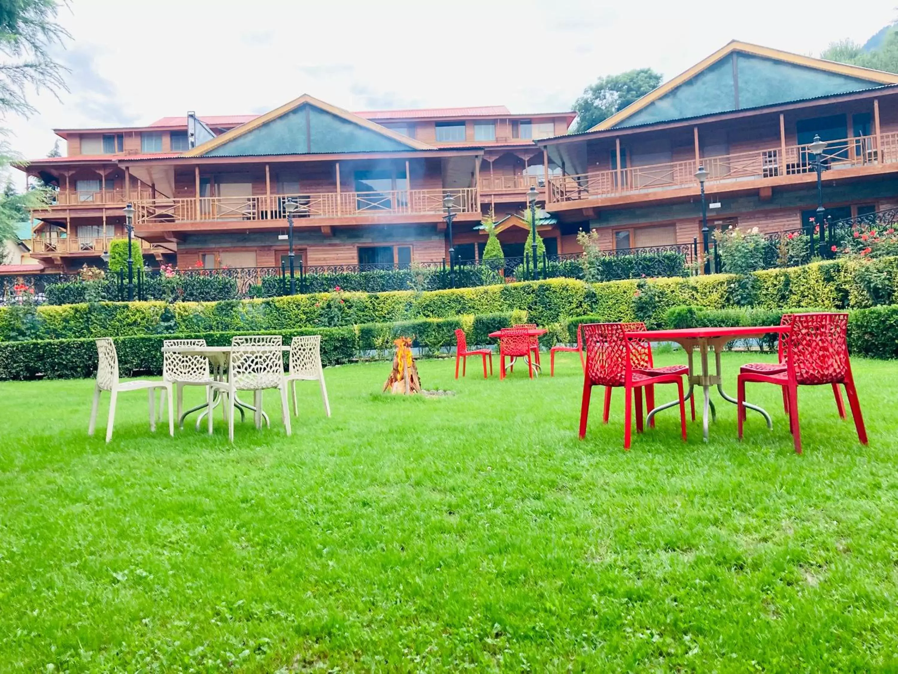 Property Building in Dafodil INN - A Four star Luxury hotel, Manali Property Building in Dafodil INN - A Four star Luxury hotel, Manali