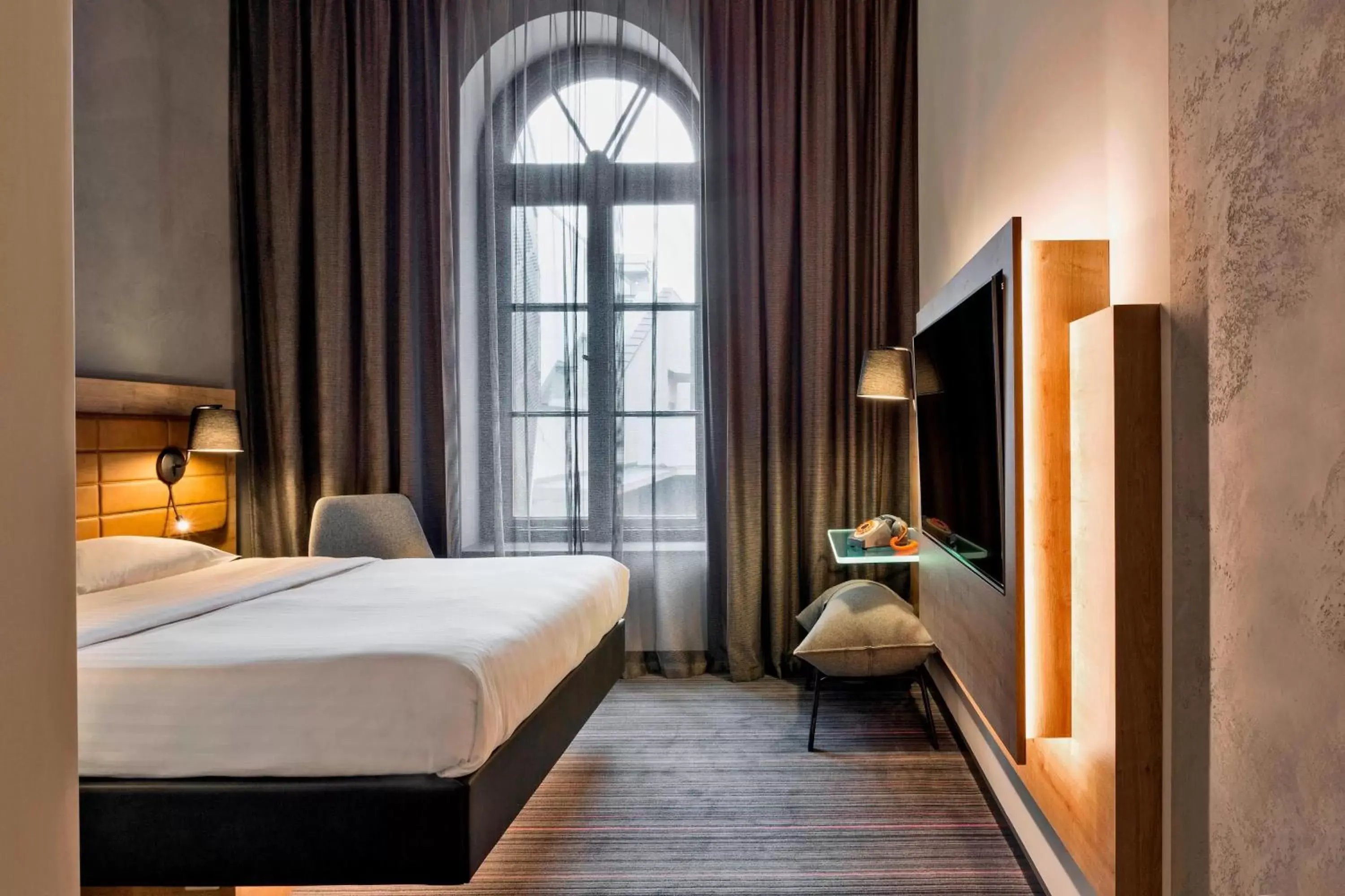Photo of the whole room, Bed in Moxy Warsaw Praga
