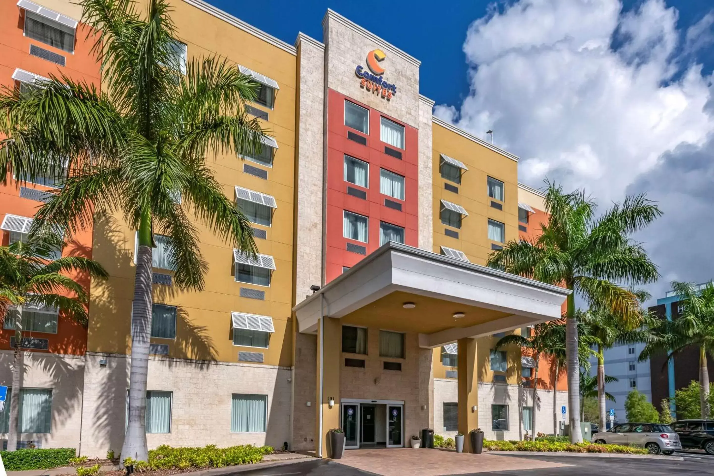 Property Building in Comfort Suites Fort Lauderdale Airport South & Cruise Port
