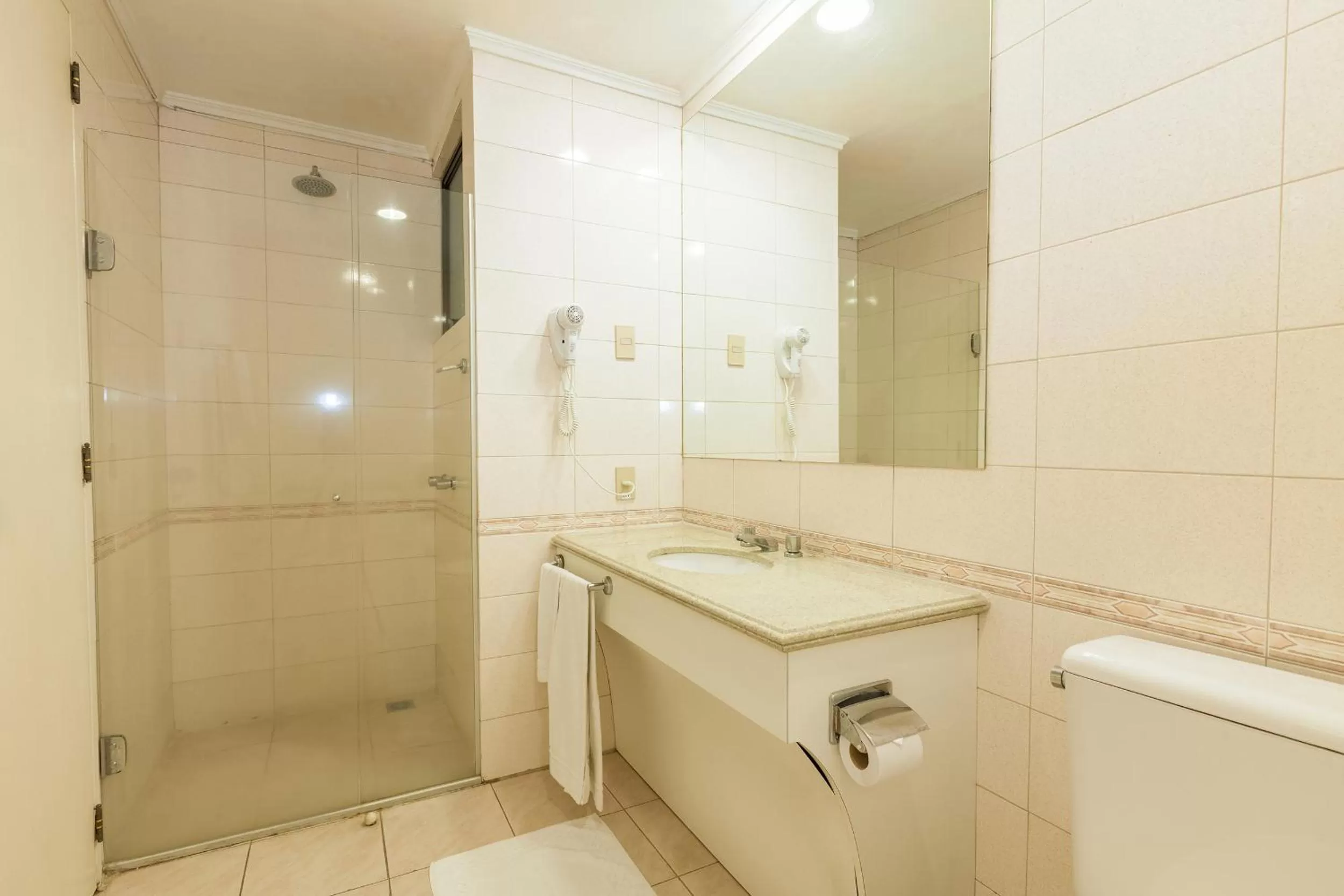 Bathroom in Tri Hotel Smart Caxias