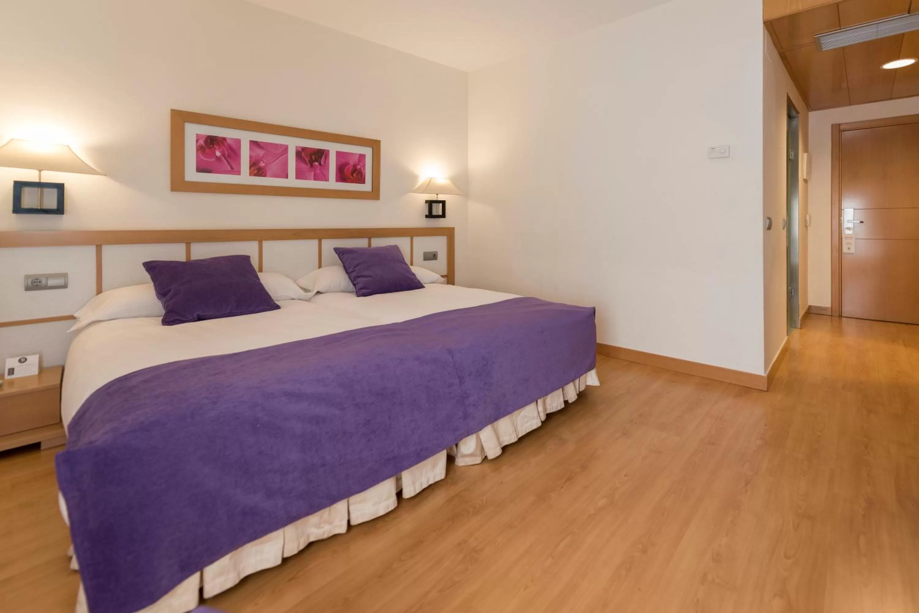 Bedroom, Bed in Itaca Salamanca by Soho Boutique