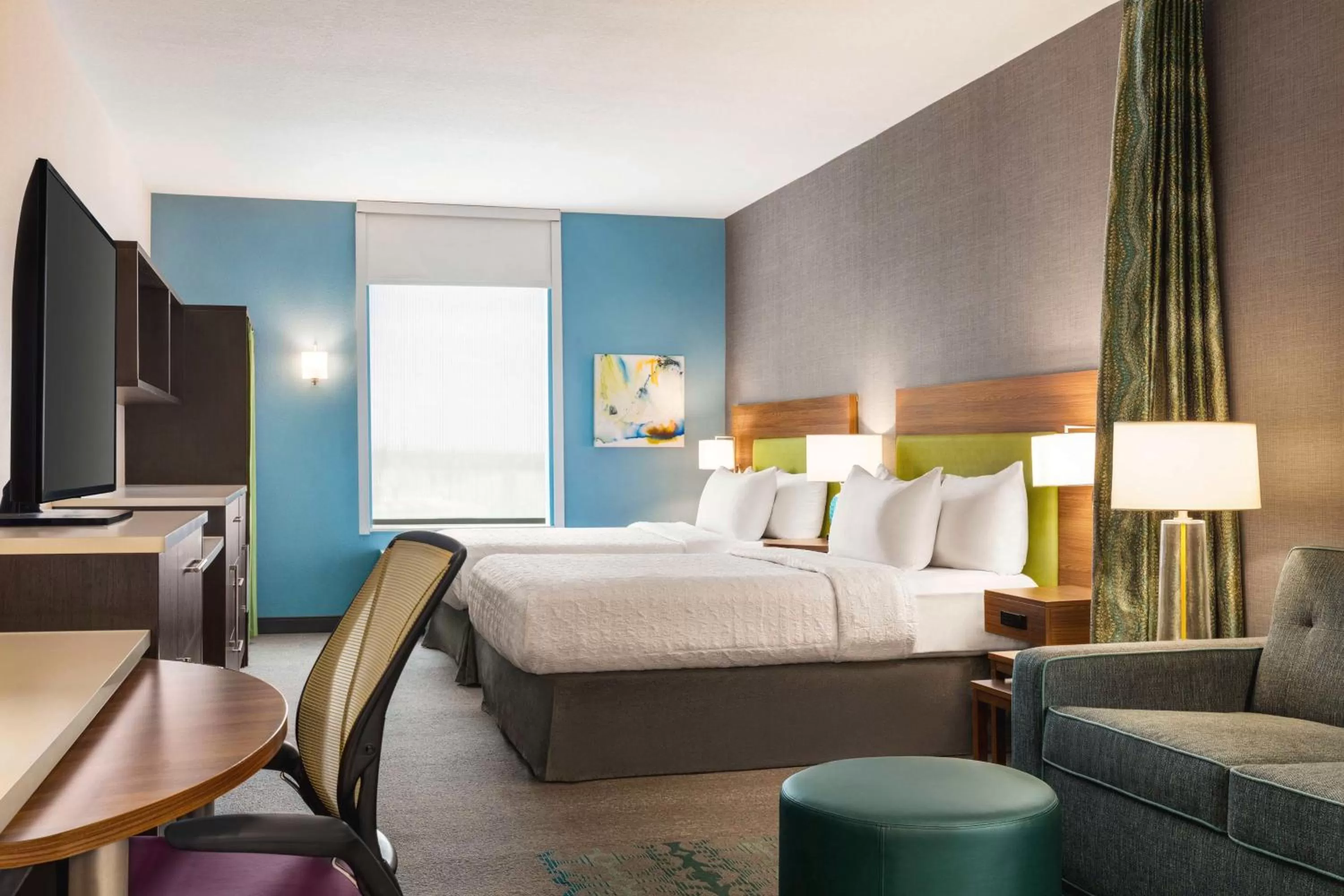 Living room, Bed in Home2 Suites by Hilton Lubbock