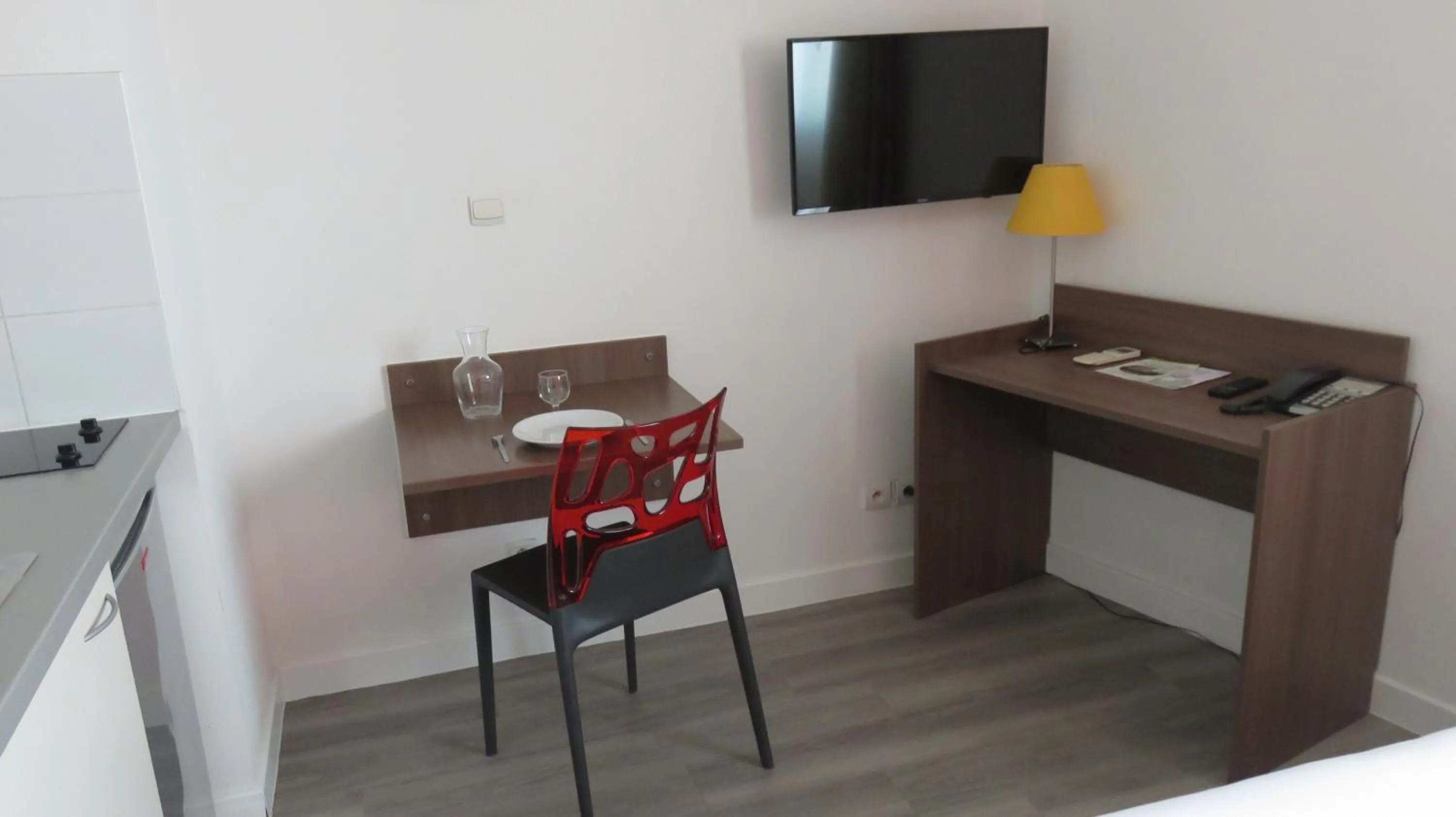 Kitchen or kitchenette in Appart-Hôtel Mer & Golf City Perpignan Centre