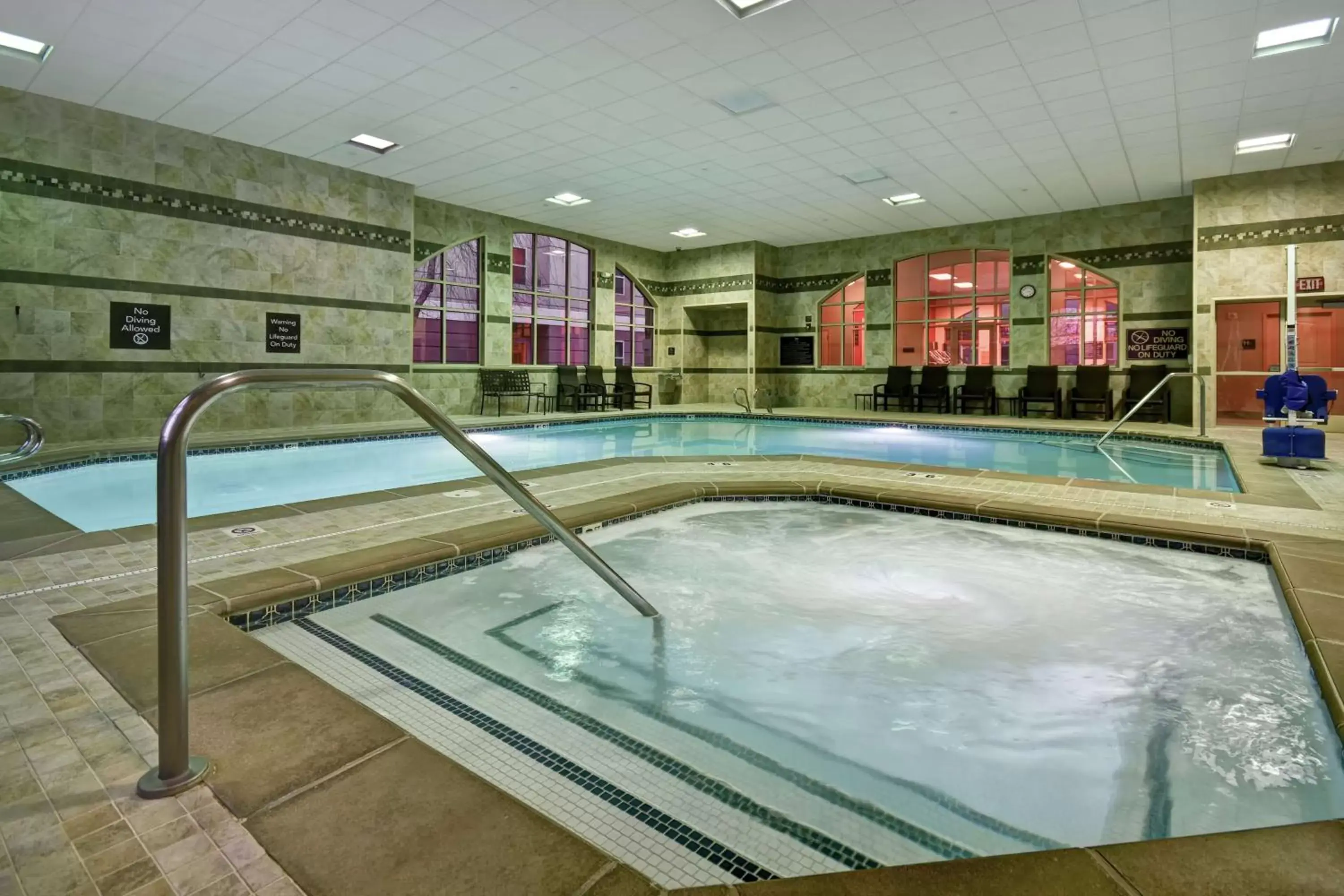 Hot Tub, Swimming Pool in Homewood Suites by Hilton Boise