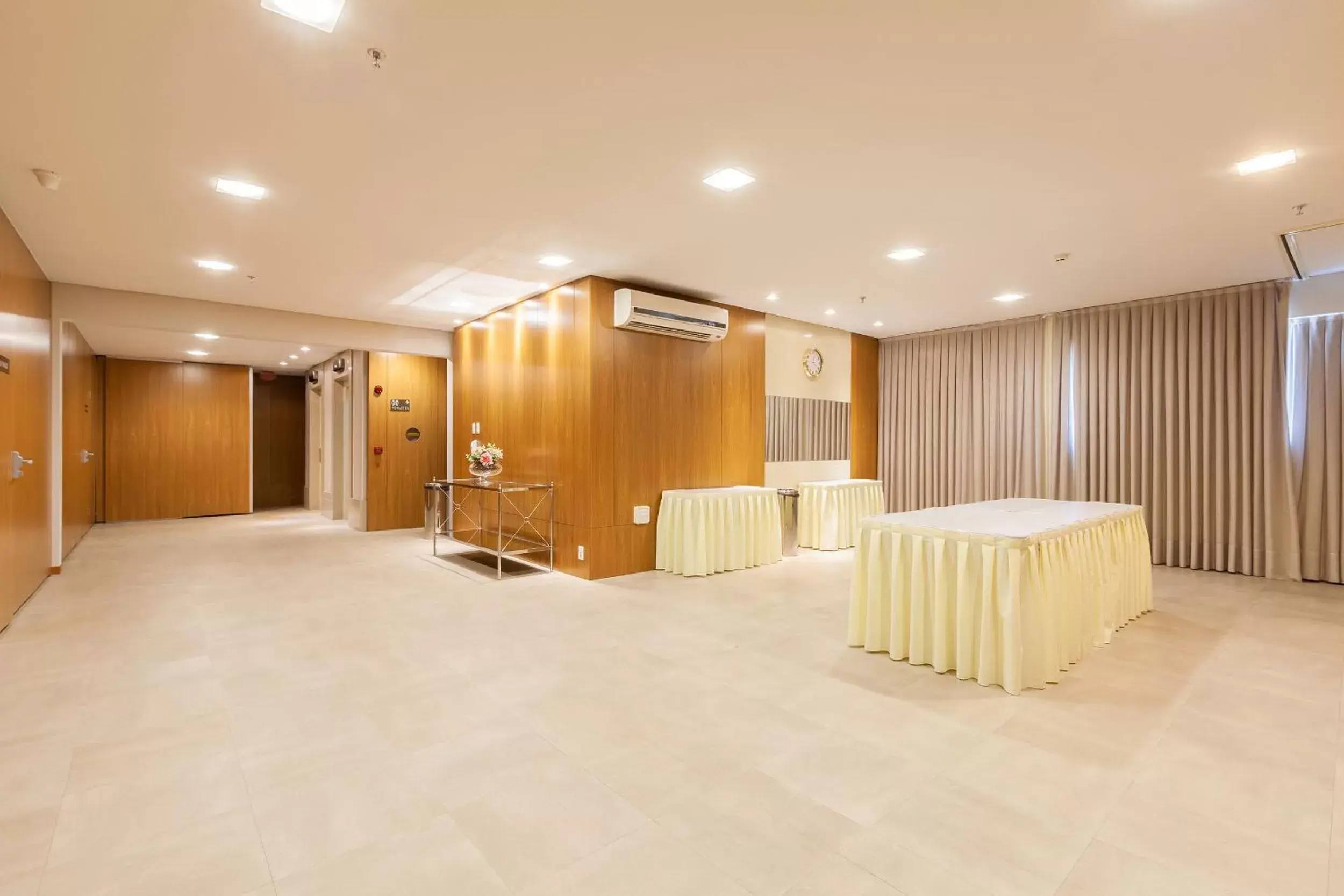 Business facilities, Banquet Facilities in Tri Hotel Executive Brusque