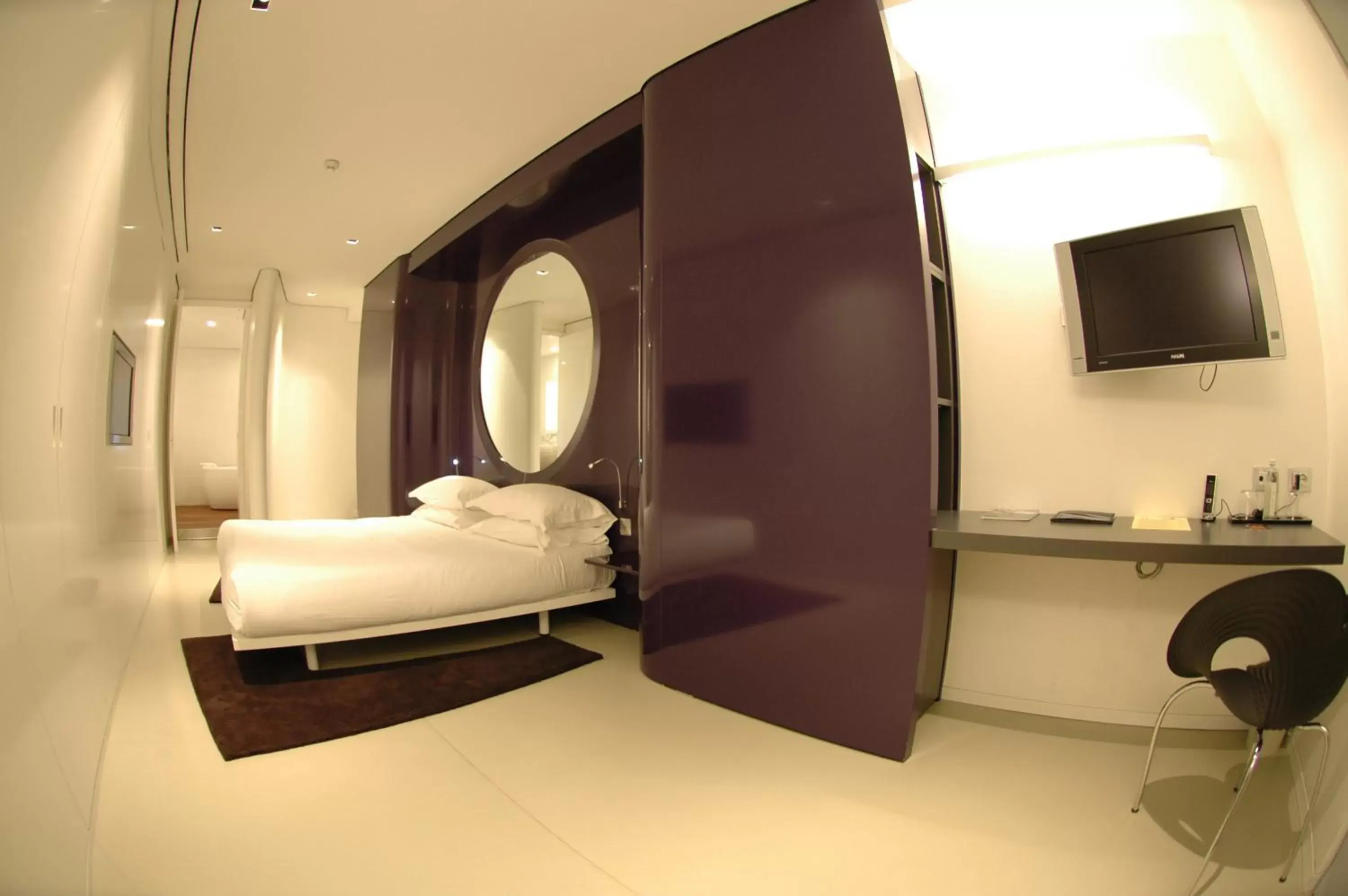 Photo of the whole room, Bathroom in DuoMo Hotel