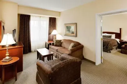 Living room, Seating Area in Staybridge Suites Harrisburg-Hershey, an IHG Hotel