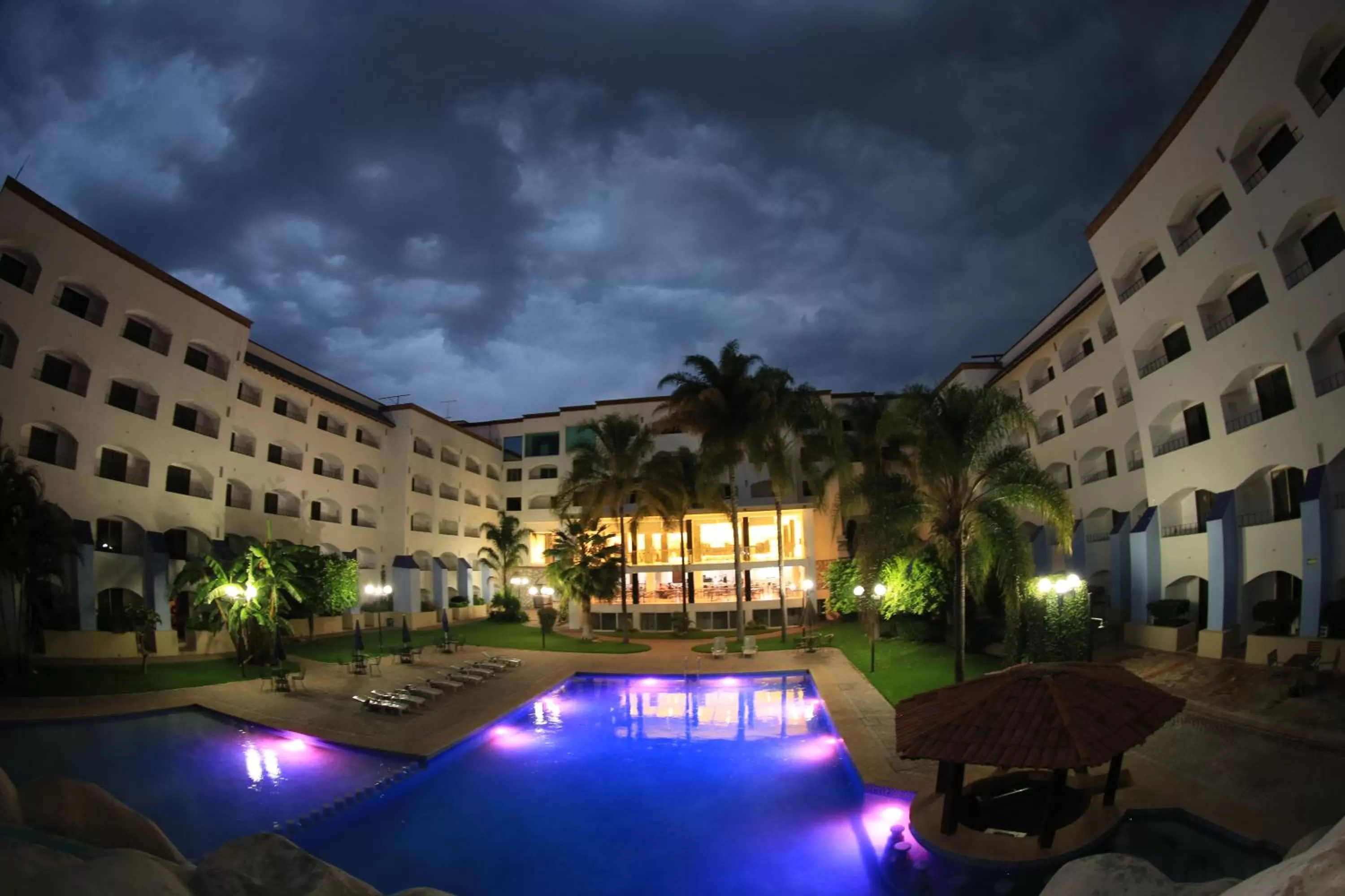 Property building in Hotel Gran Plaza & Convention Center