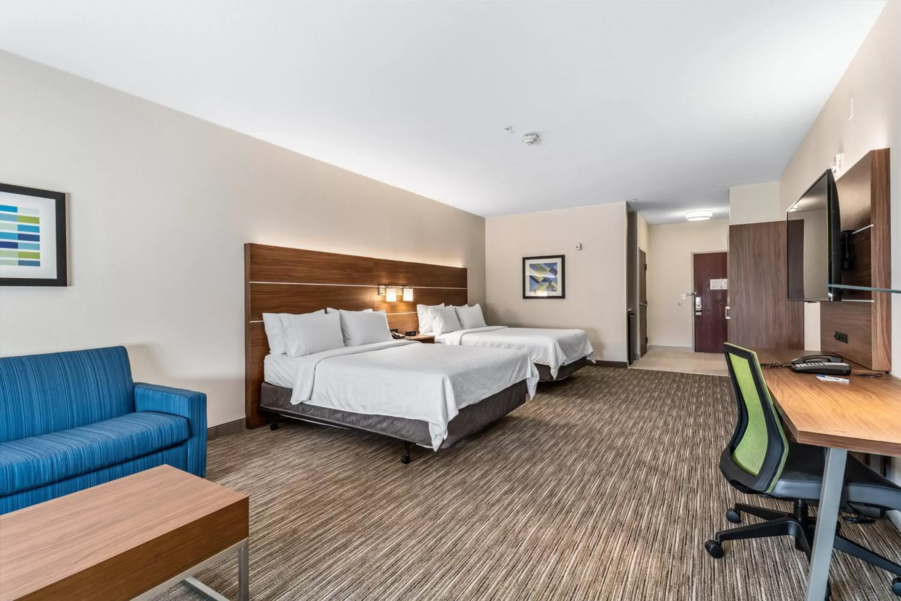 Photo of the whole room in Holiday Inn Express & Suites Van Buren-Fort Smith Area, an IHG Hotel