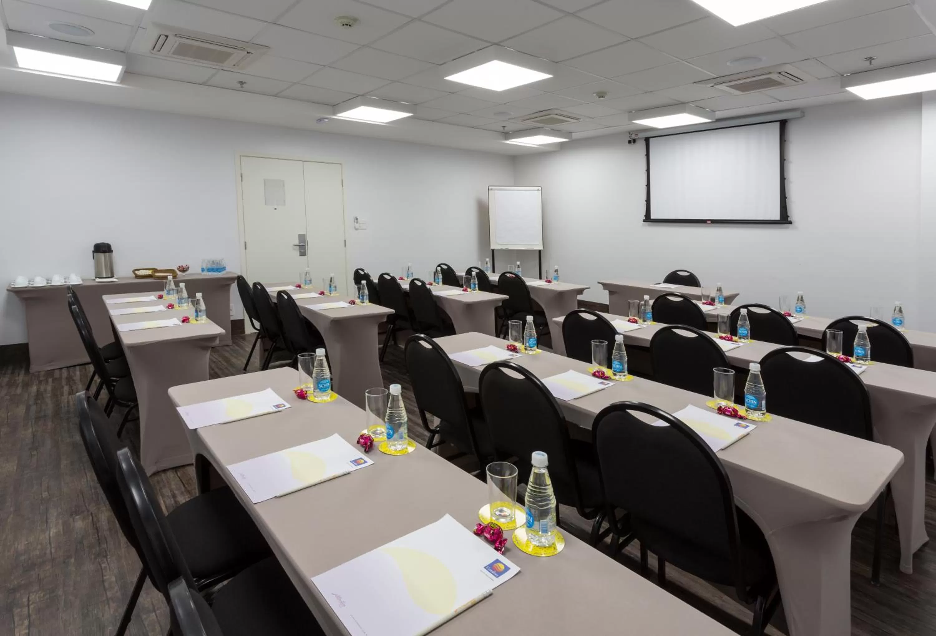 Business facilities in Comfort Hotel Santos