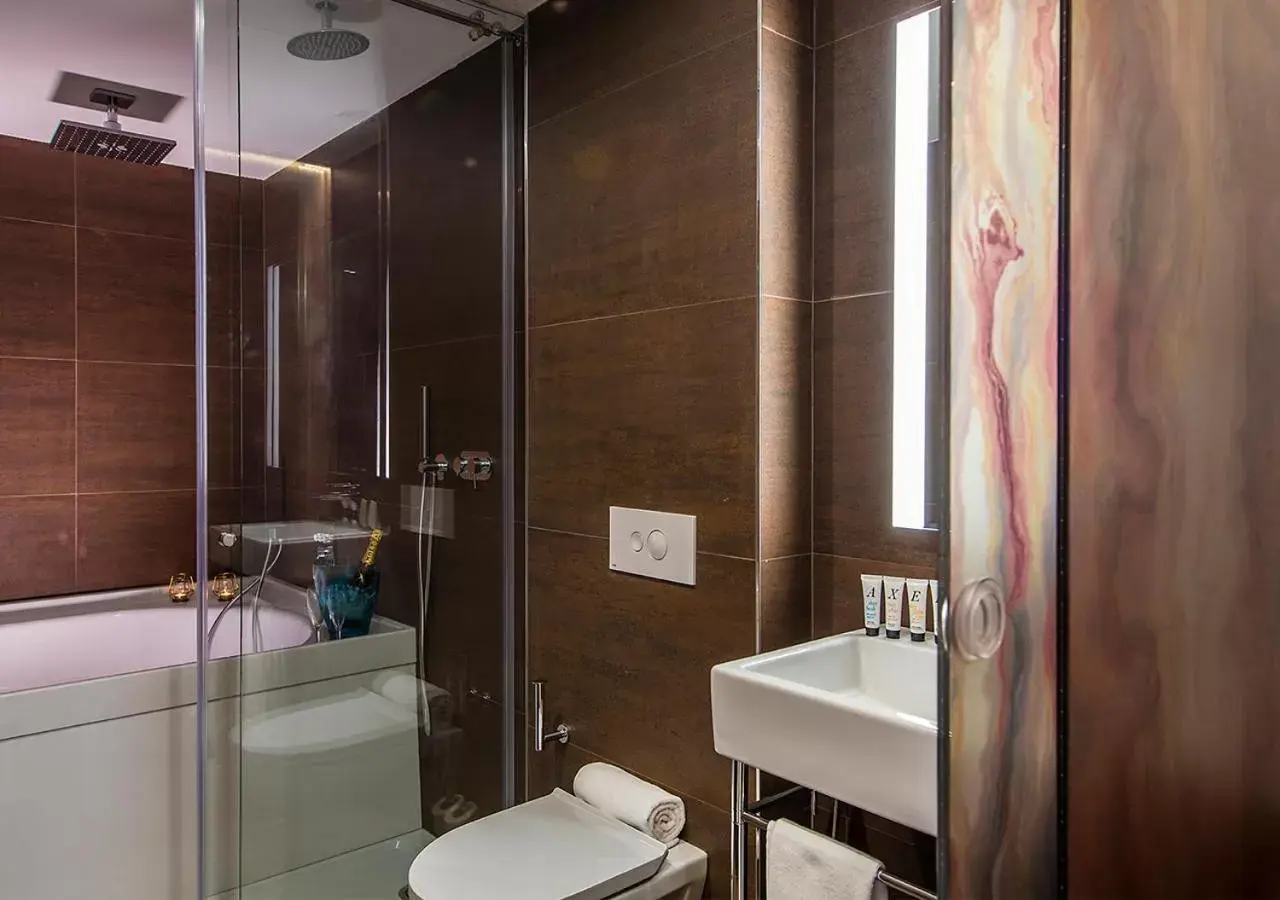 Bathroom in Axel Hotel San Sebastián - Adults Only