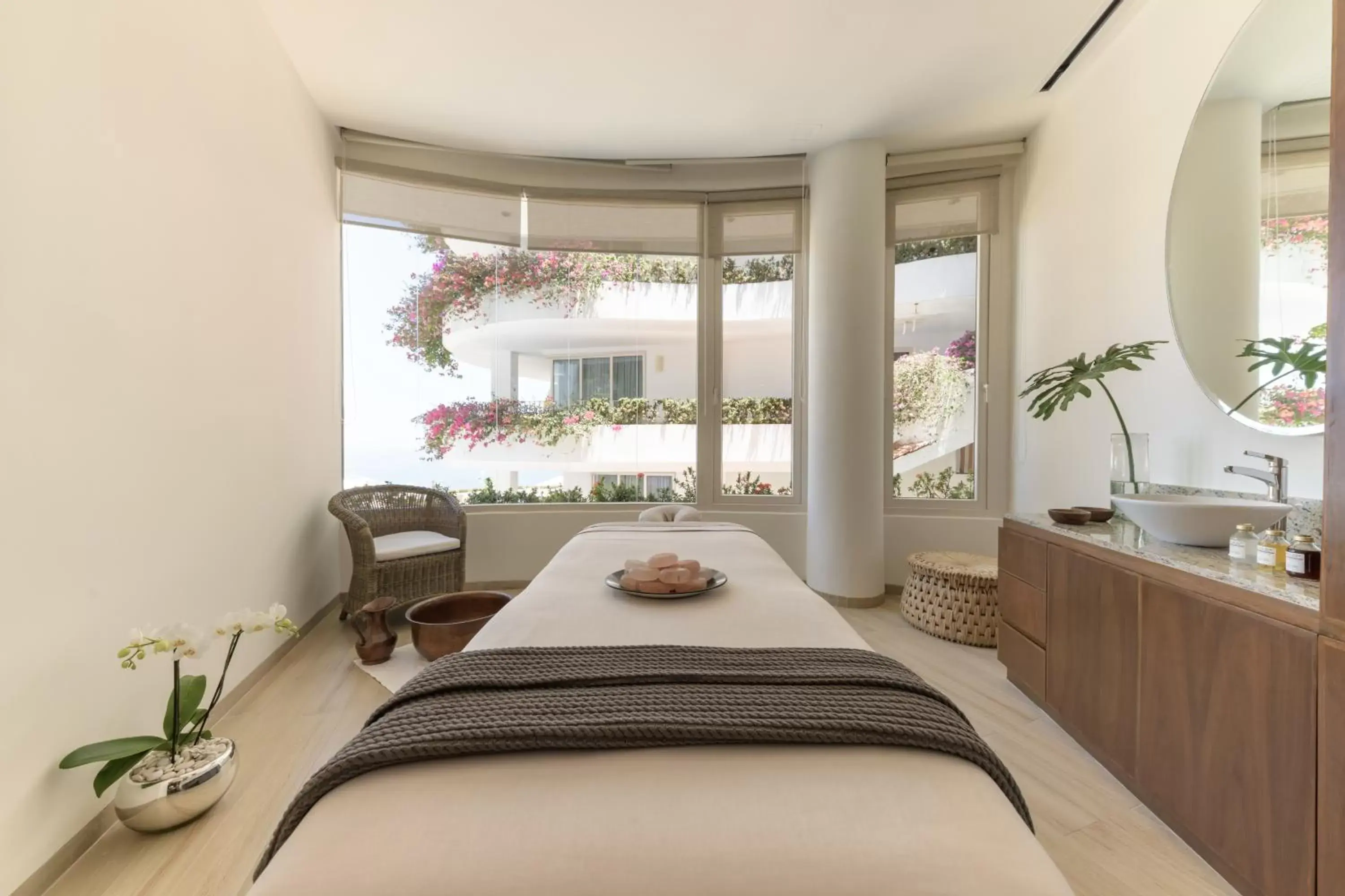 Massage, Spa/Wellness in Grand Miramar All Luxury Suites & Residences