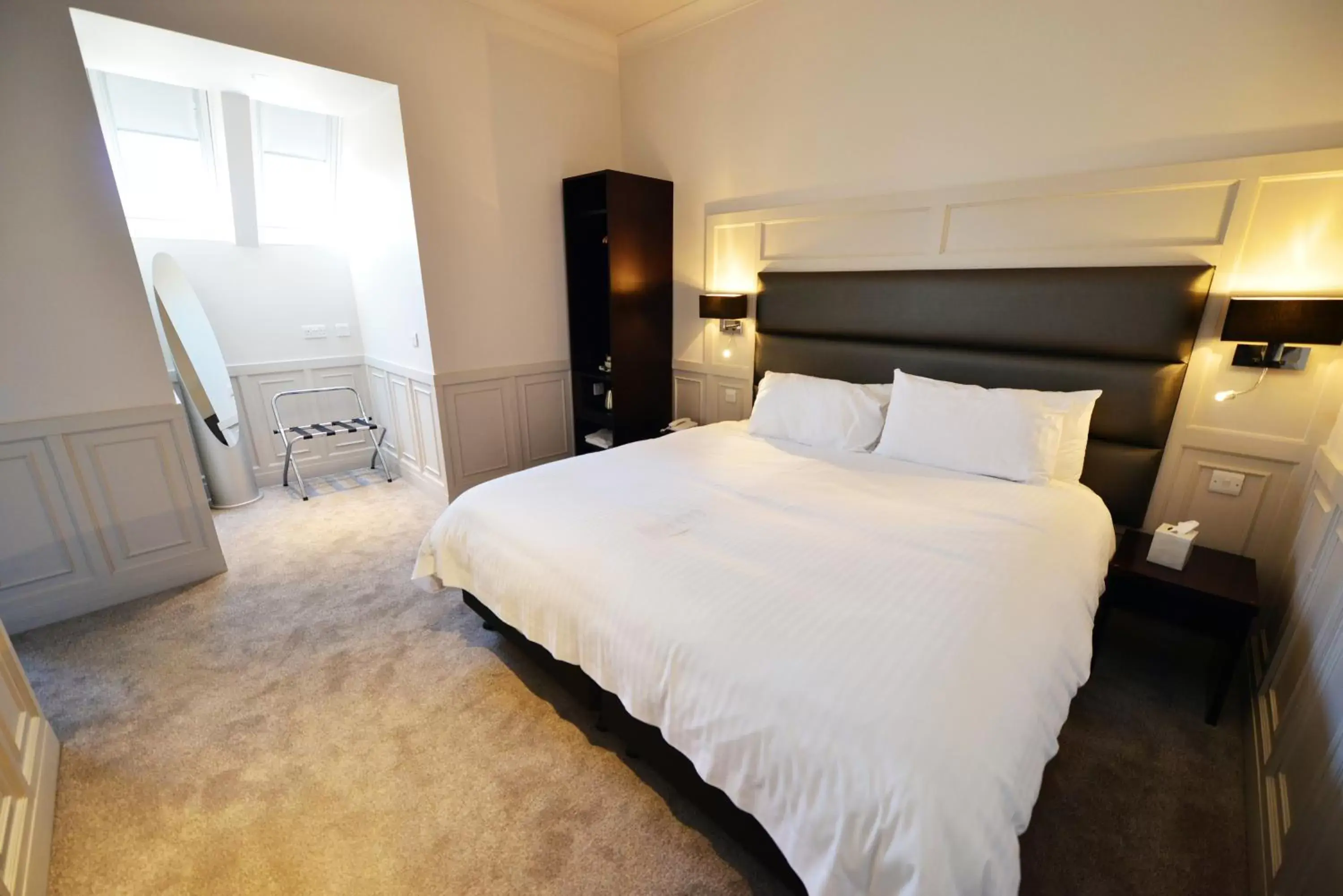 Bedroom, Bed in Glynhill Hotel & Spa near Glasgow Airport