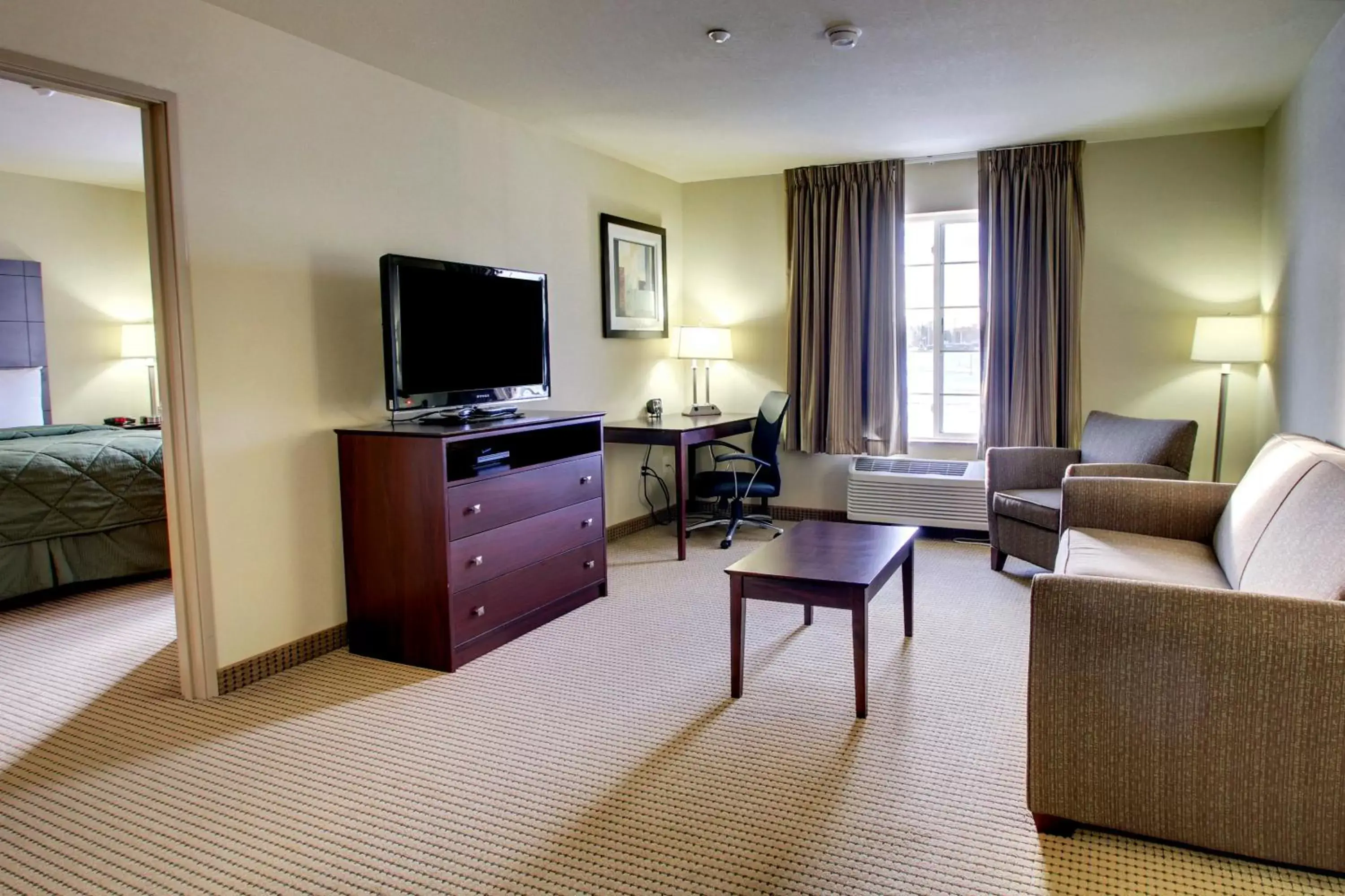 Day, TV/Entertainment Center in Cobblestone Inn and Suites - Eaton