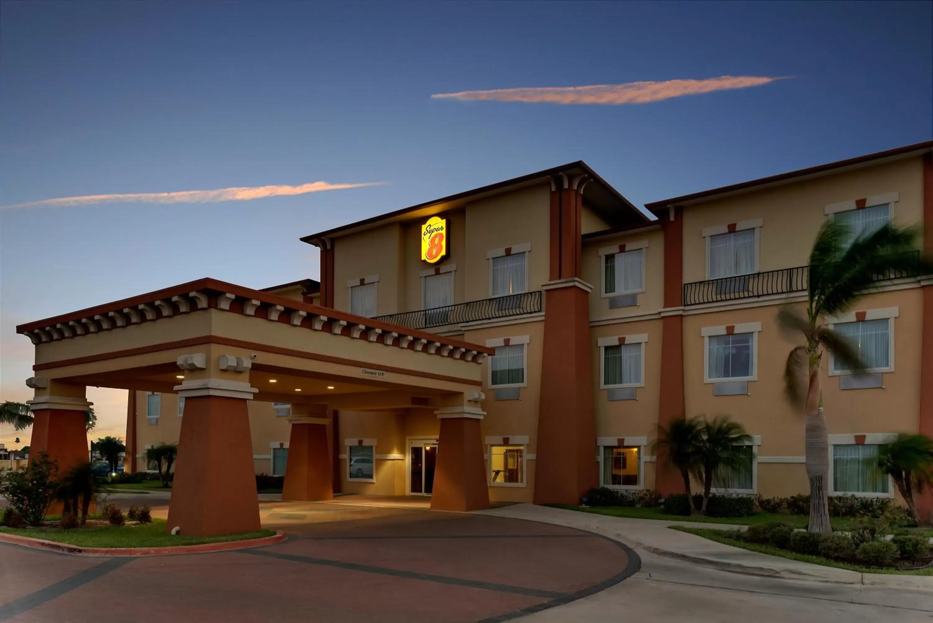 Property building, Facade/Entrance in Super 8 by Wyndham Hidalgo at La Plaza Mall & Mcallen Airport