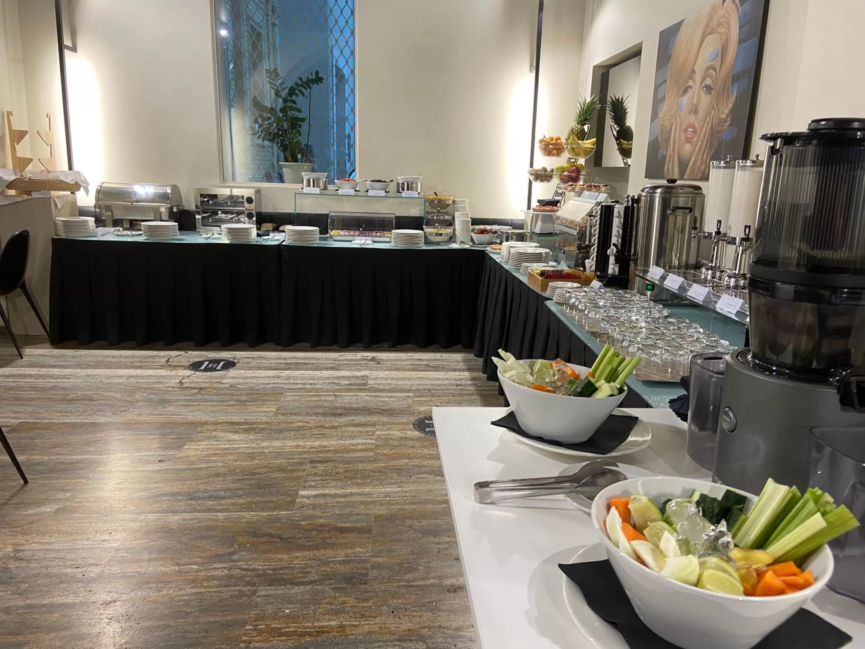 Breakfast in Hotel Romano House