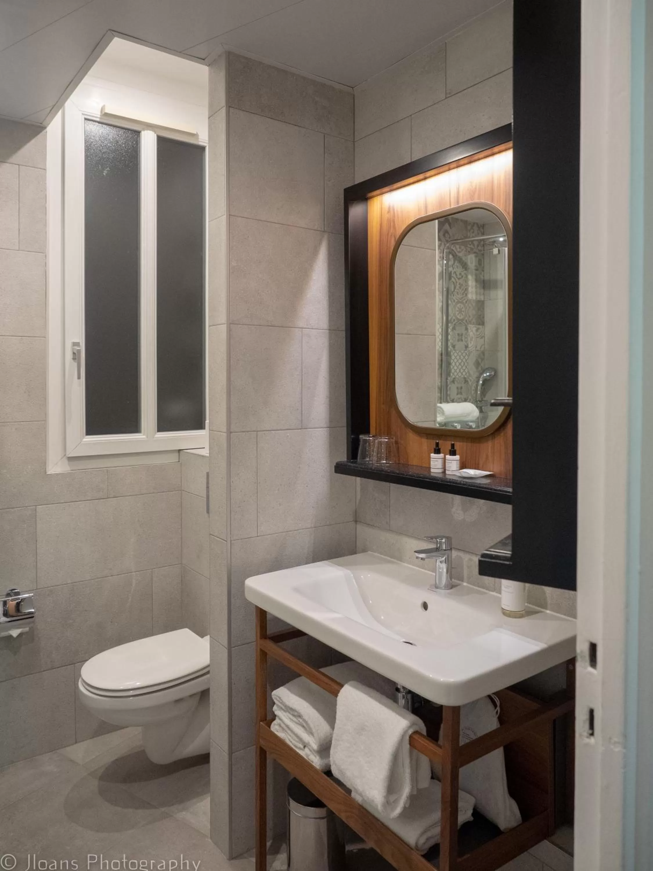 Toilet in Best Western Plus La Demeure