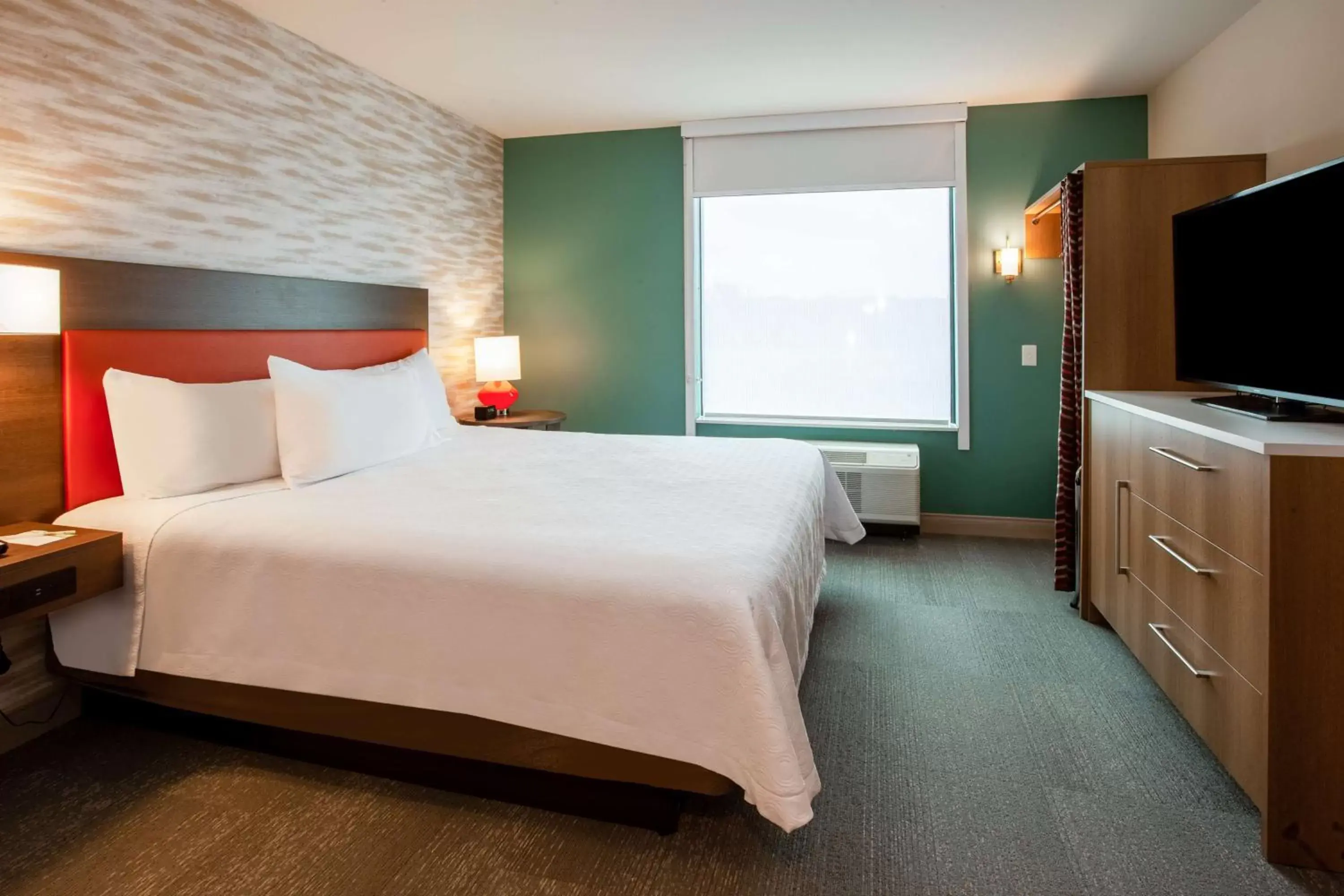 Bedroom, Bed in Home2 Suites By Hilton Lewisburg, Wv