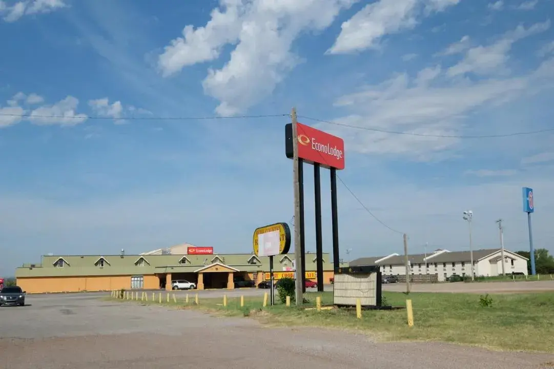 Property Building in Econo Lodge Elk City