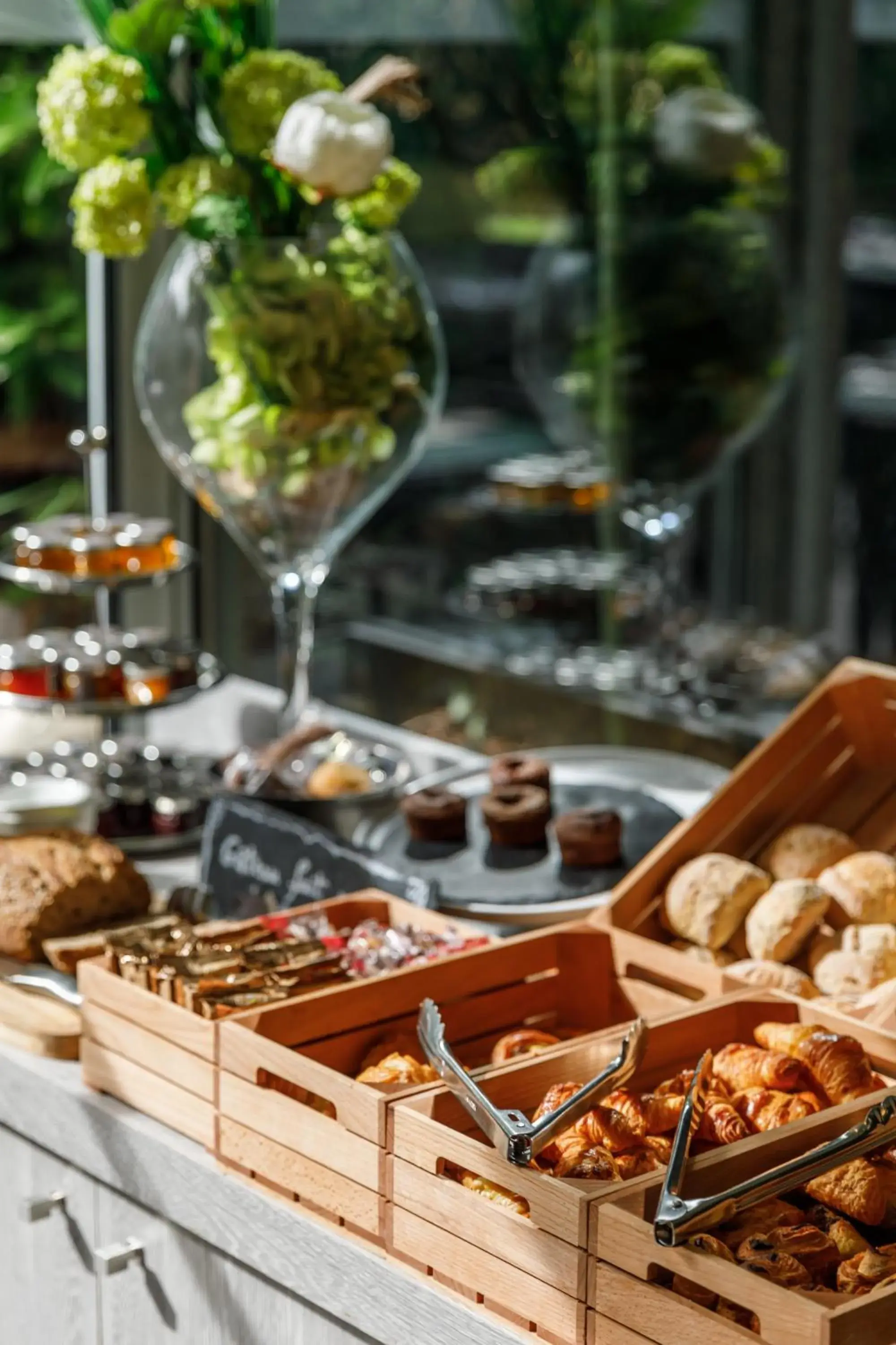 Buffet breakfast in Cézanne Hôtel Spa